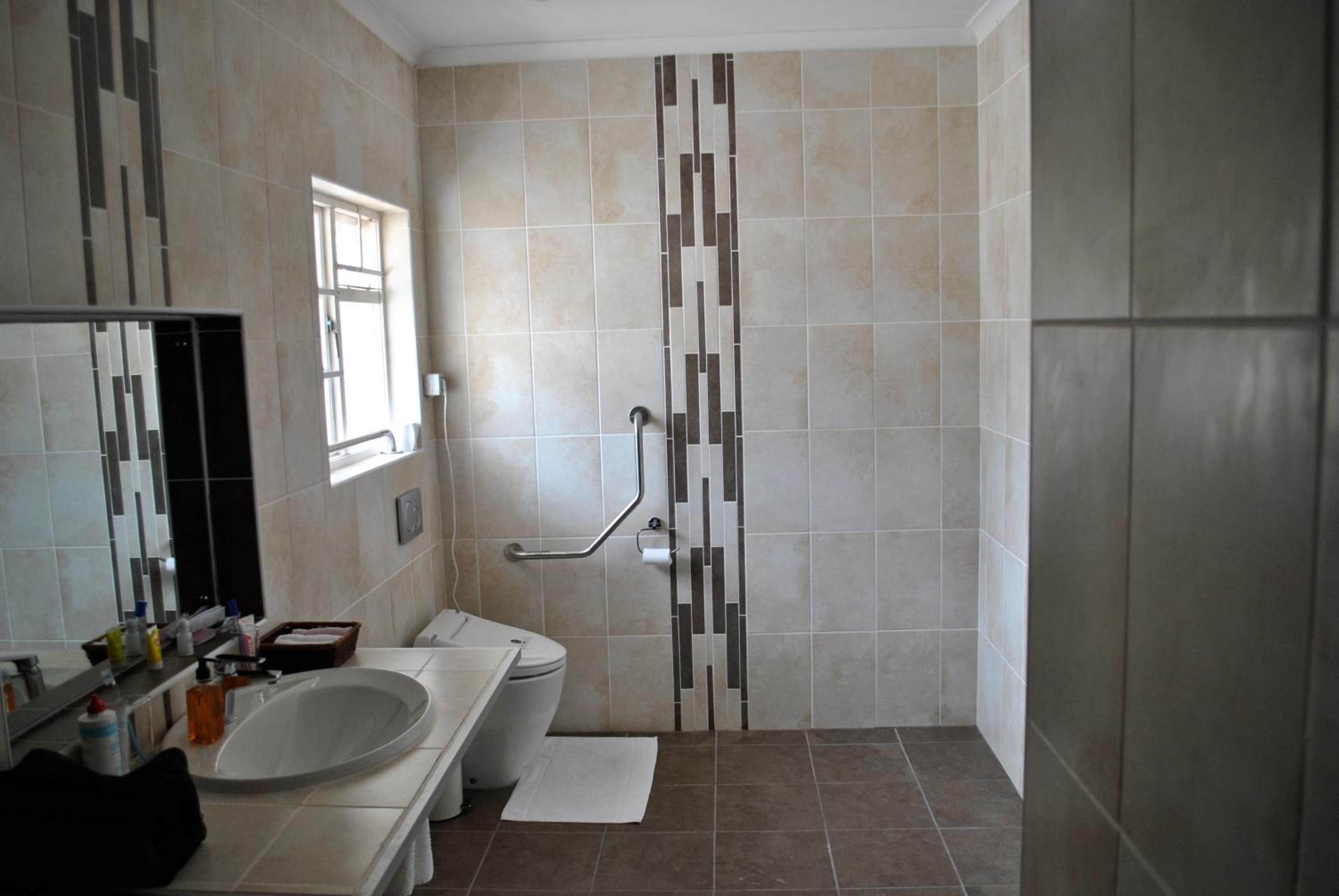 King Room - Disability Access - Photo 5
