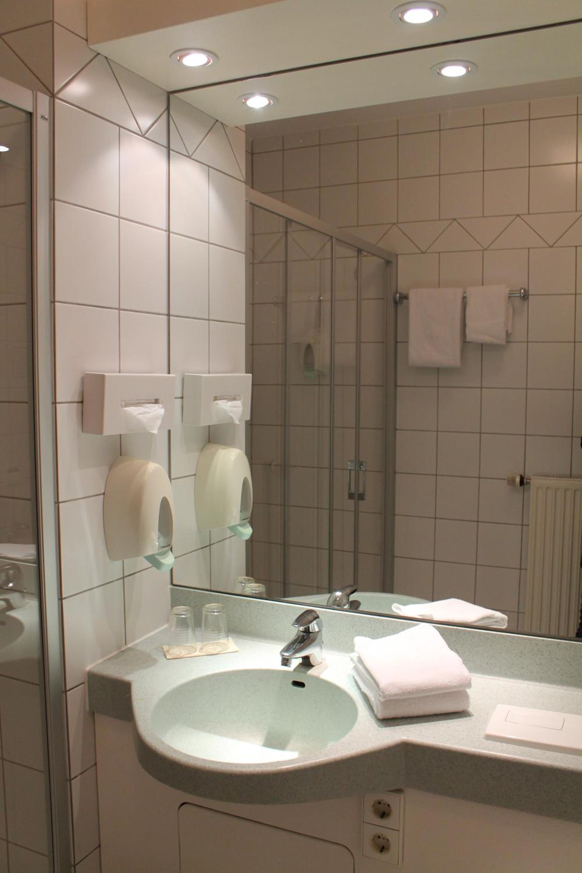 Double Room - Photo 6