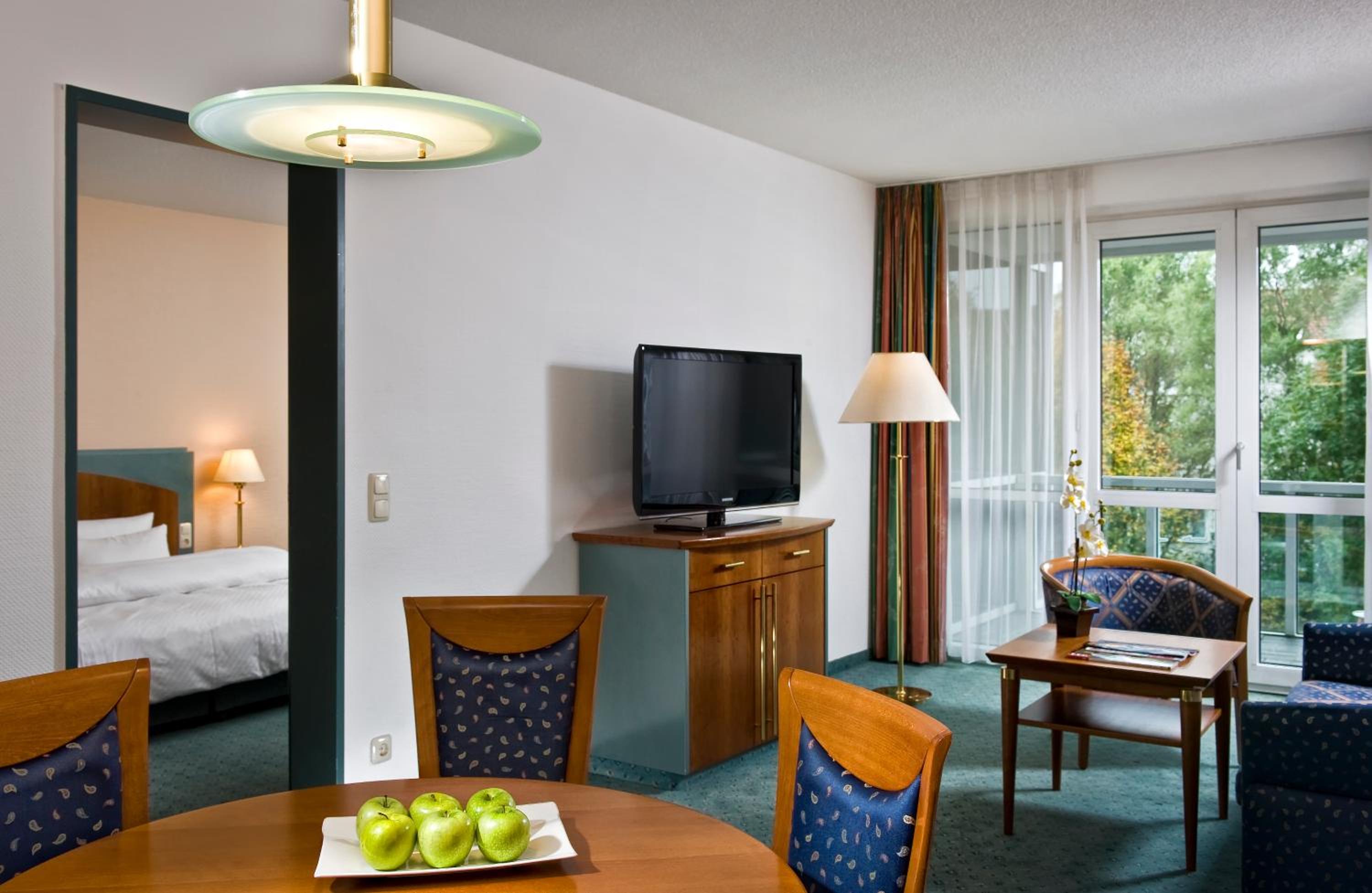 Suite with One Double Bed and Balcony - Photo 1