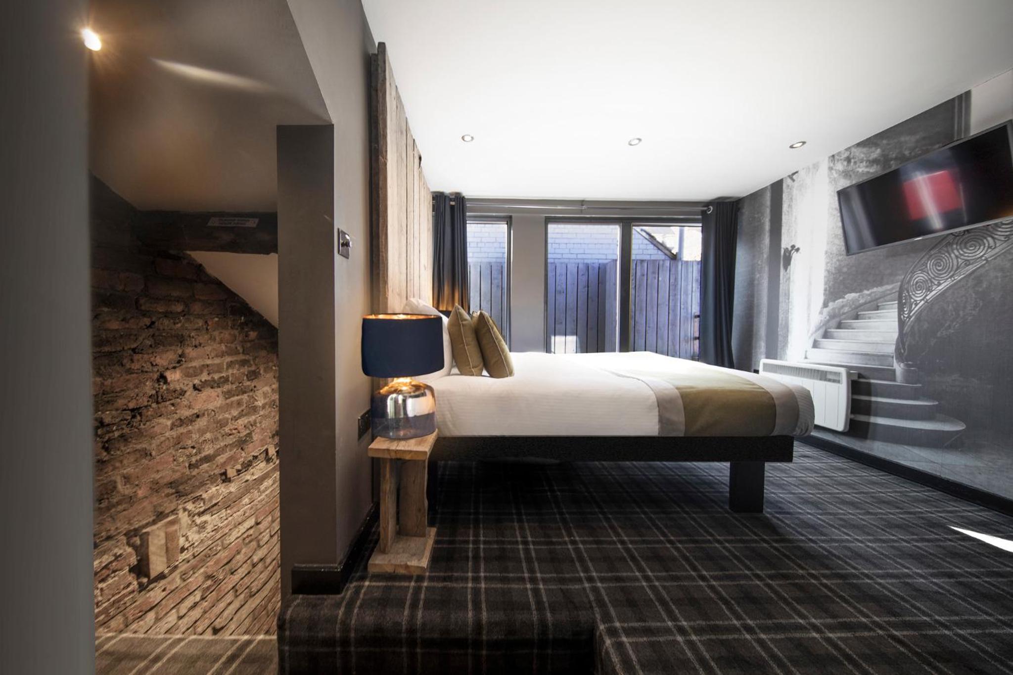 Double Room with Balcony - Photo 1