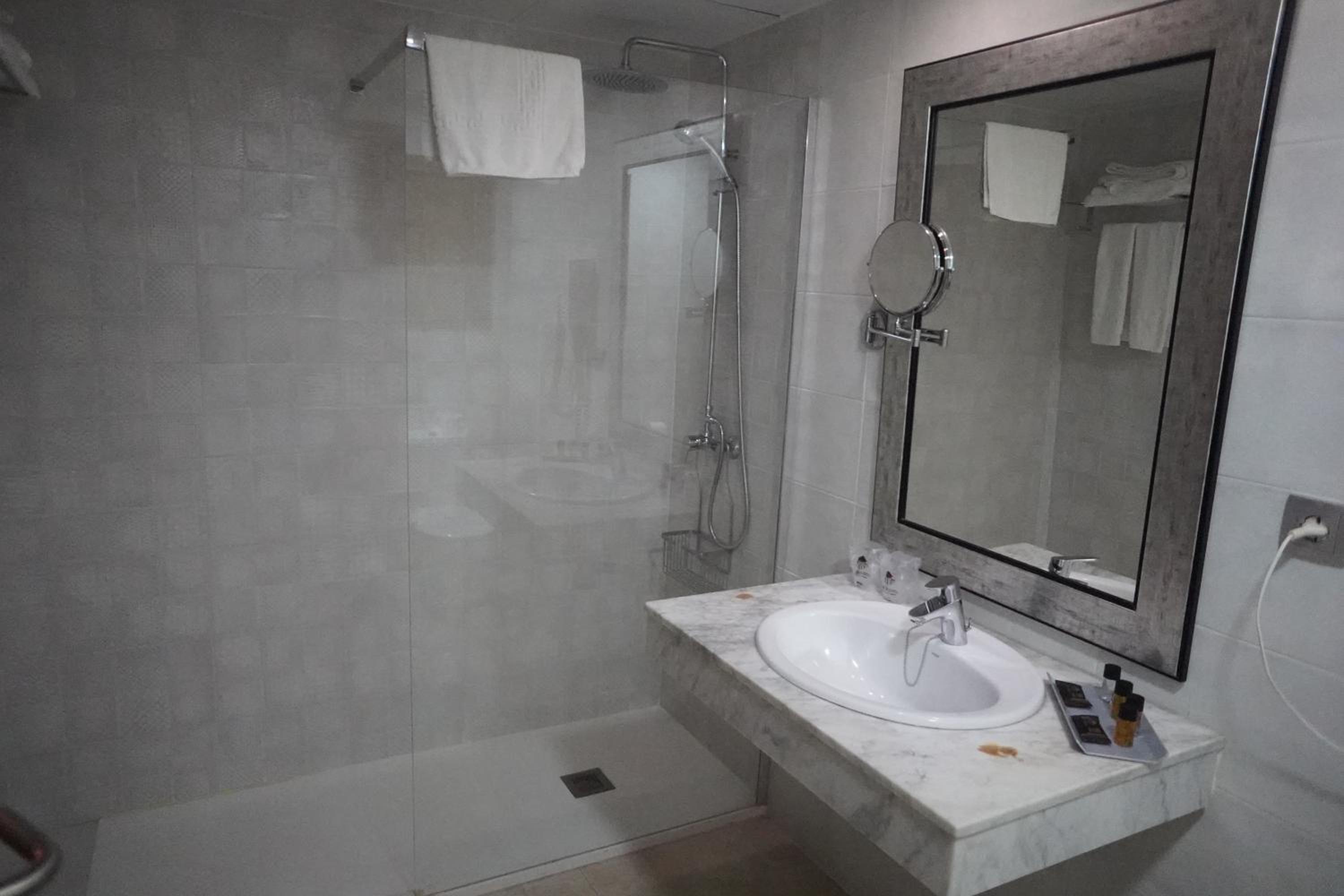 Standard  Room - Photo 2
