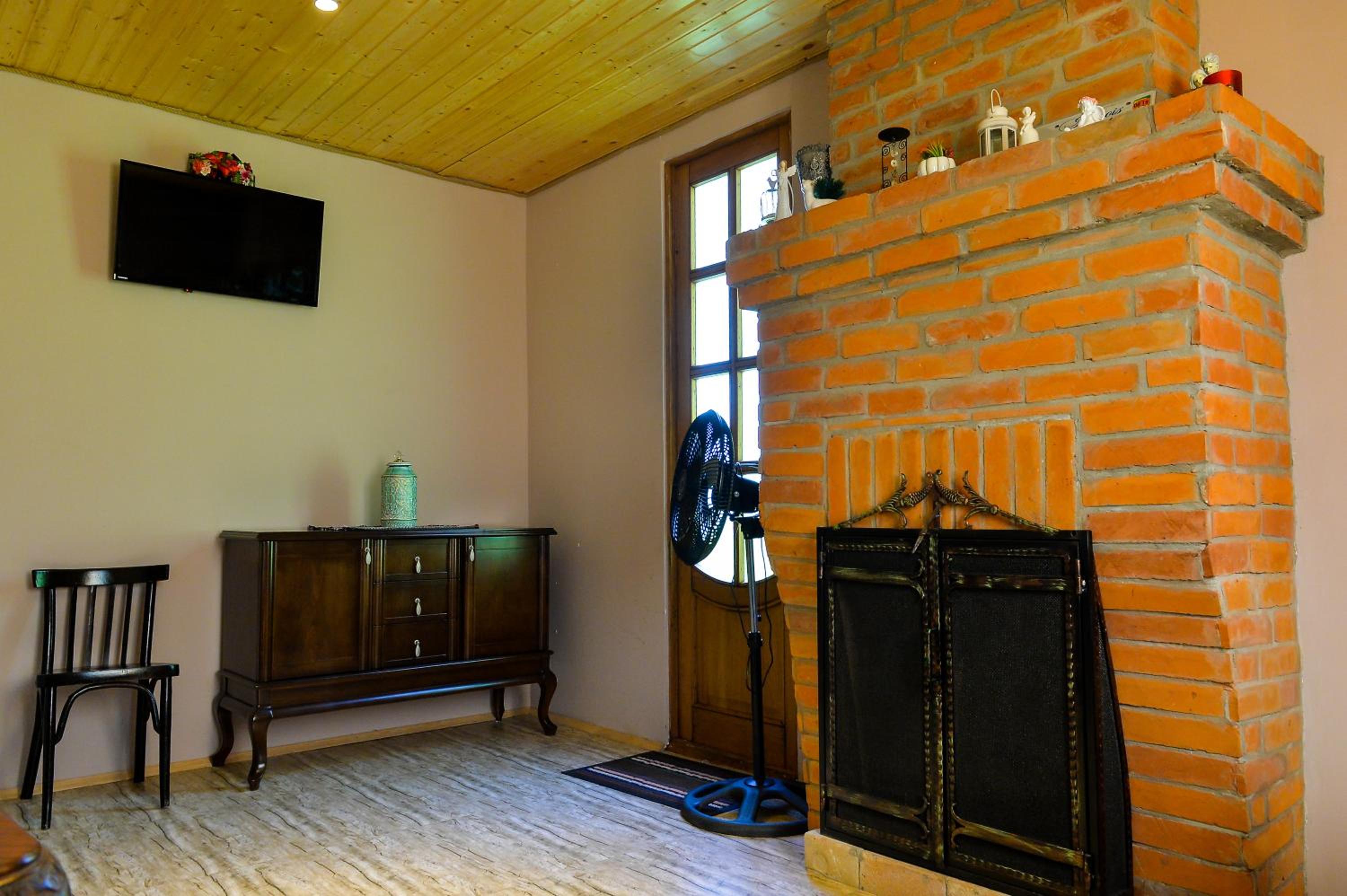 Triple Room With Shared Bathroom And Balcony photo 3