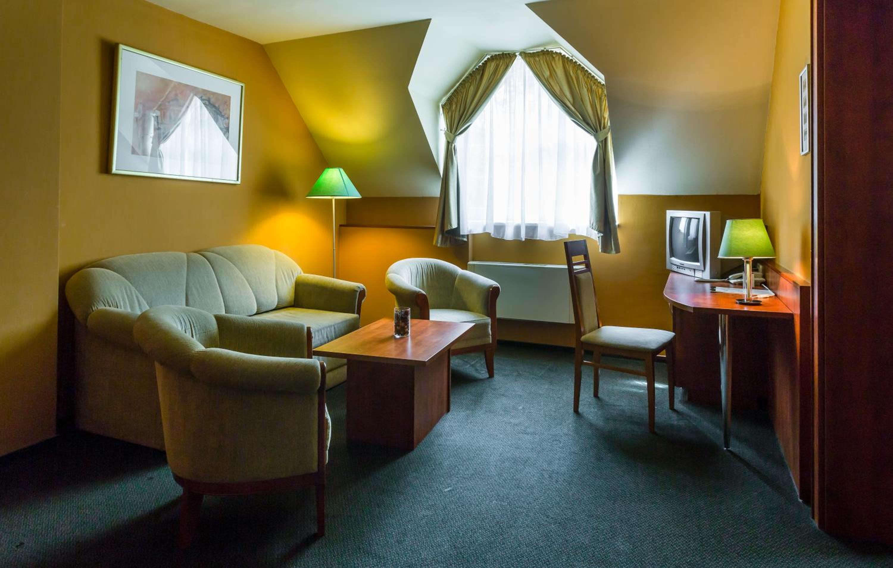 One-Bedroom Apartment - Photo 1