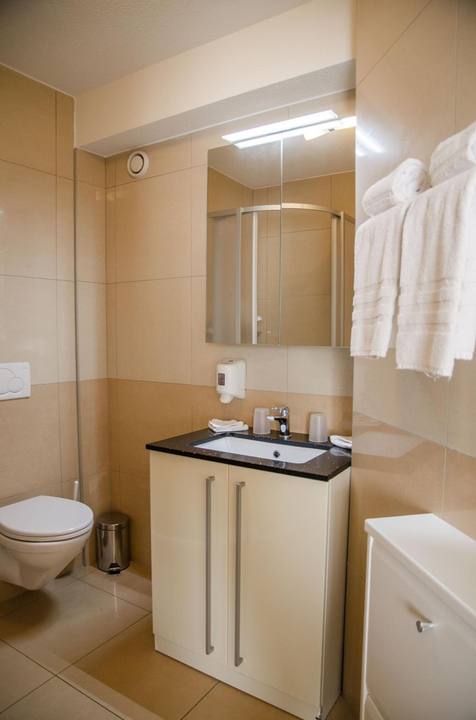 Double Room - Photo 4