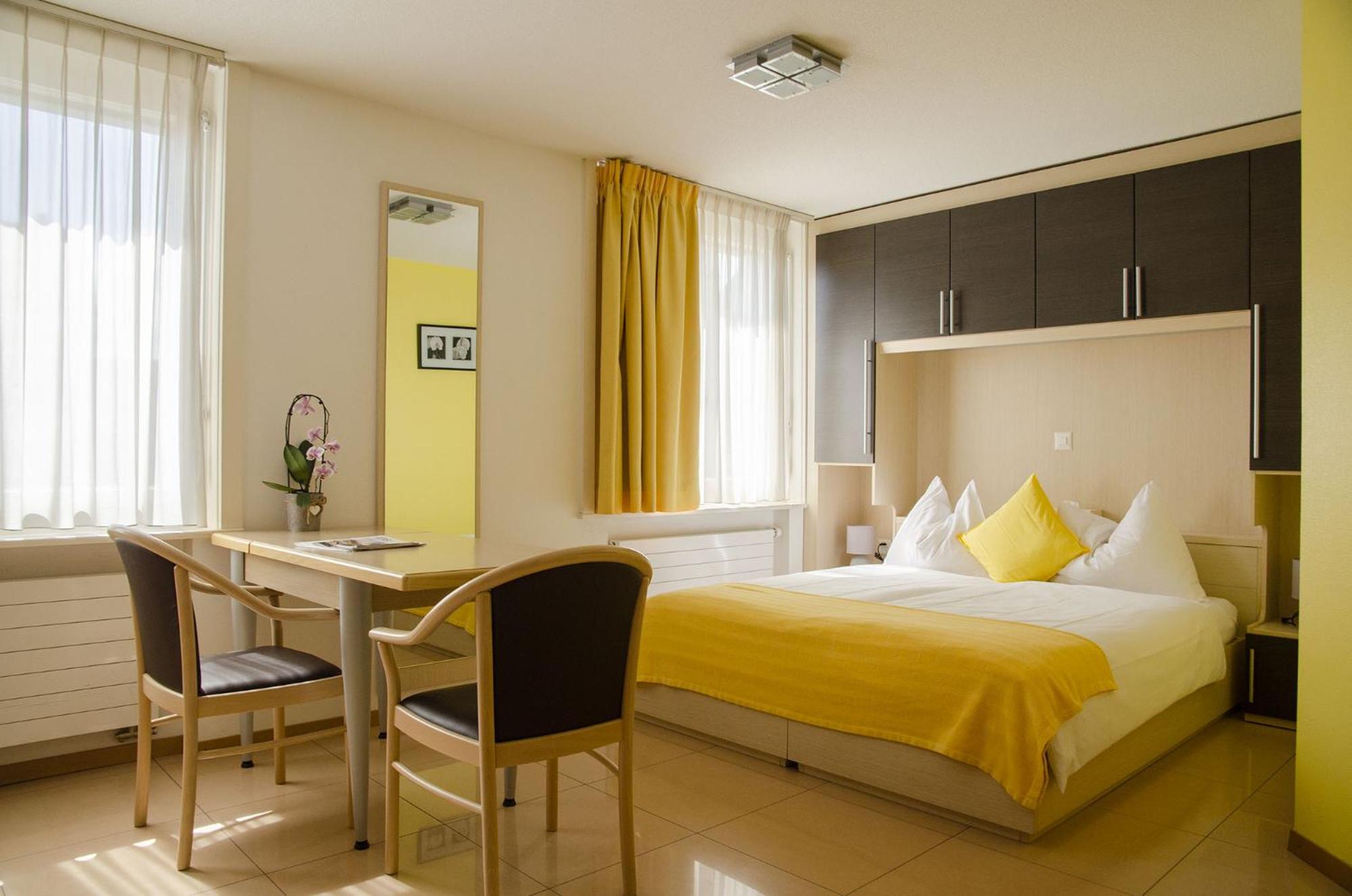 Double Room - Photo 7