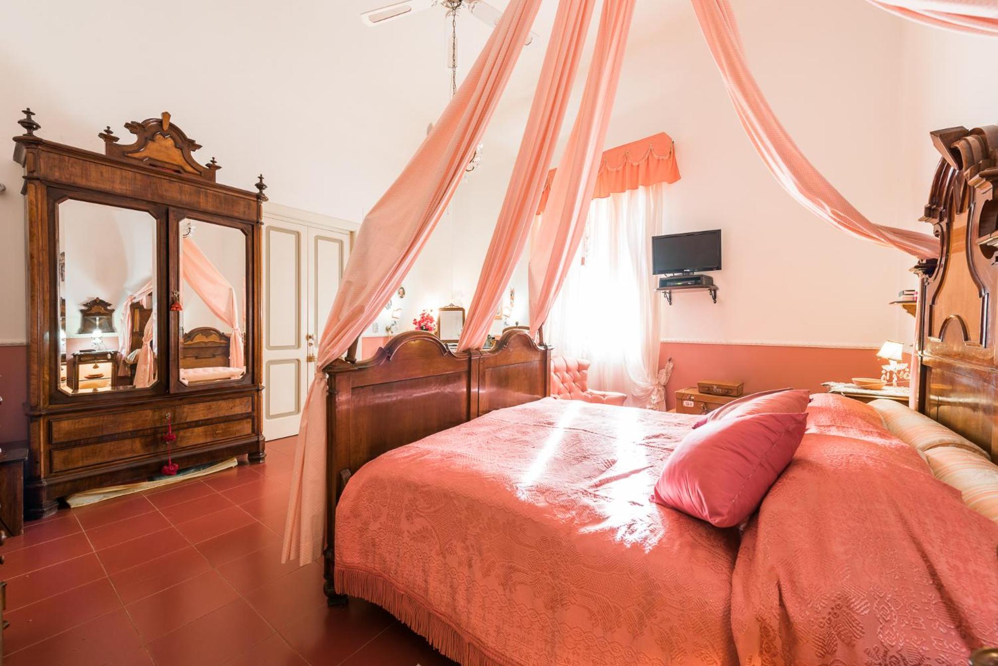 Double Room with Private Bathroom photo 3