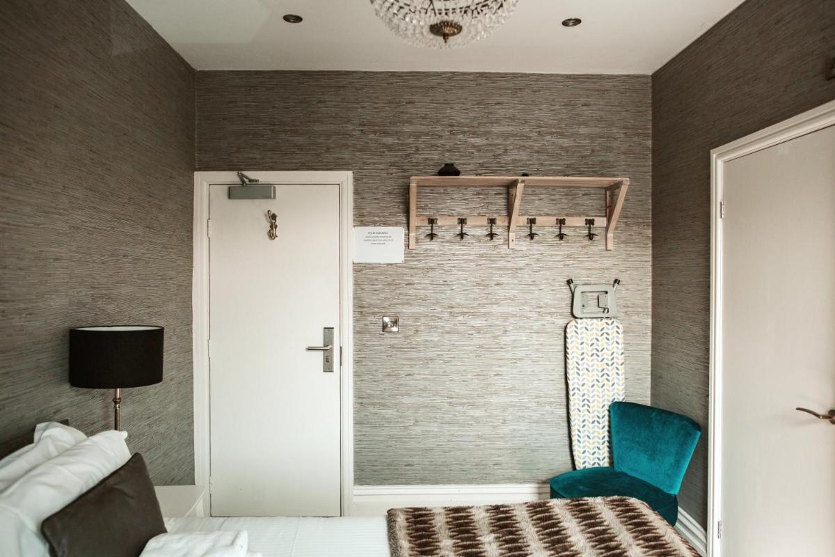 Standard Double or Twin Room photo 2