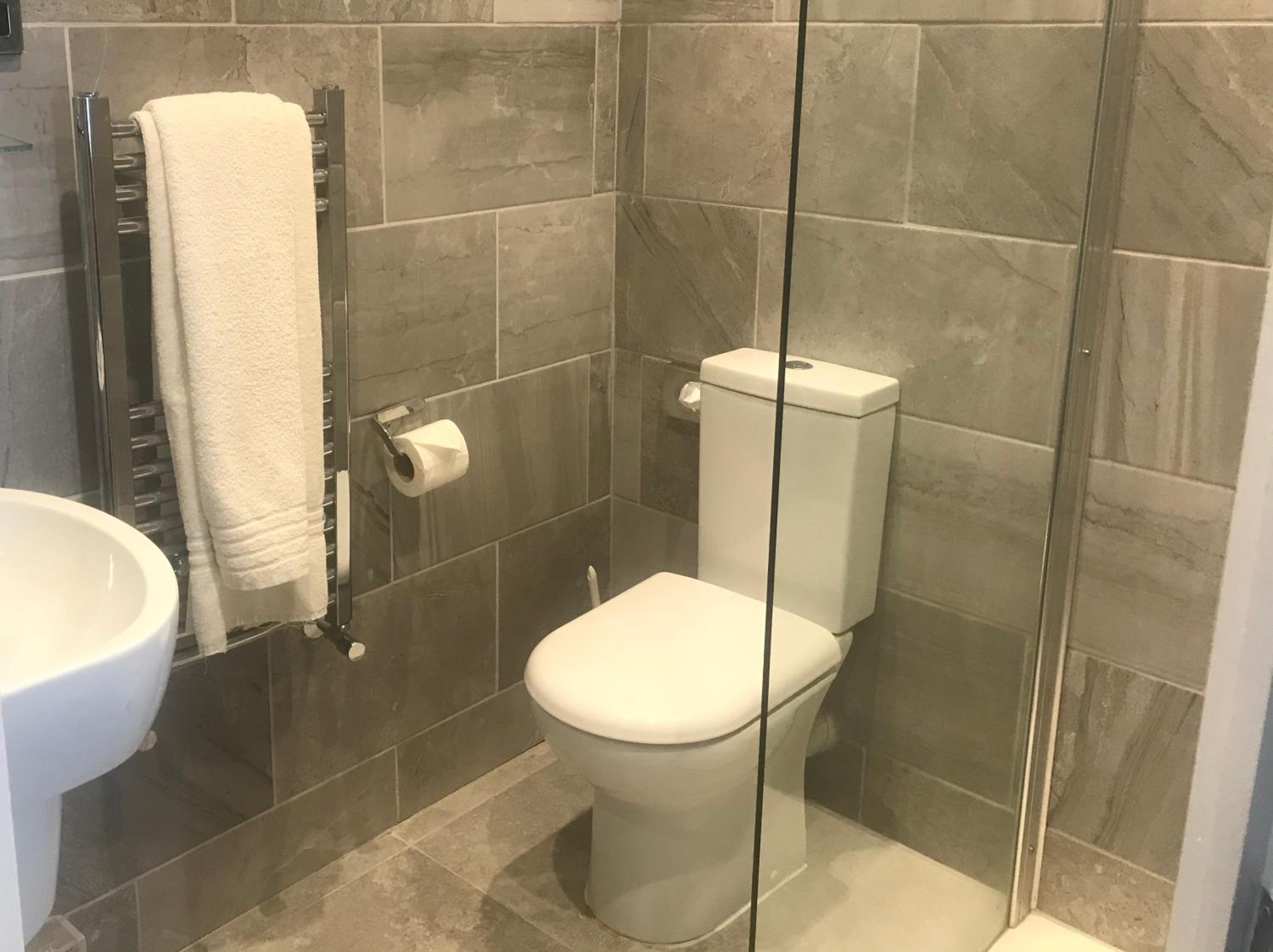 Standard Double/Twin Room - Photo 3