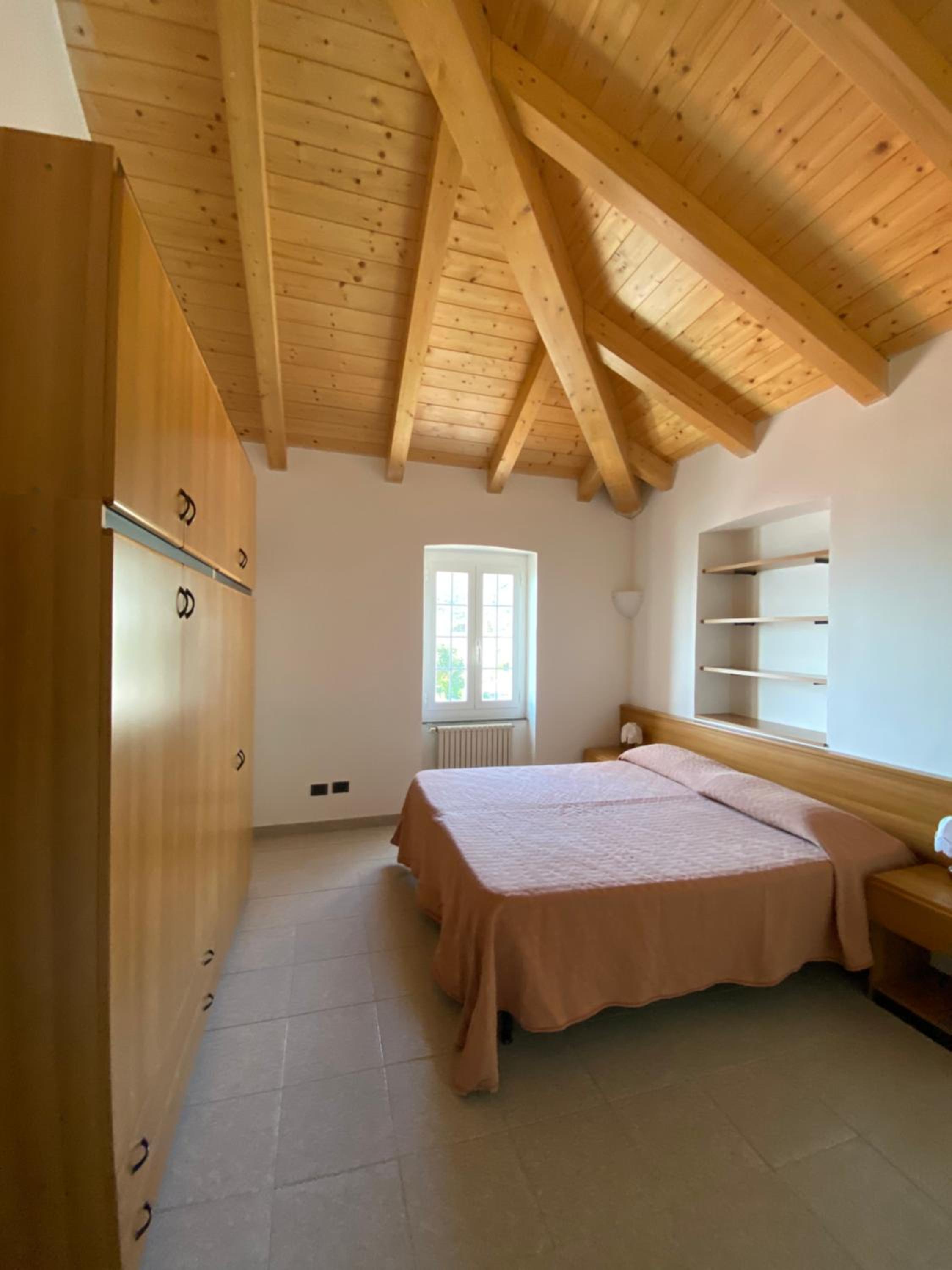 Superior One-Bedroom Apartment