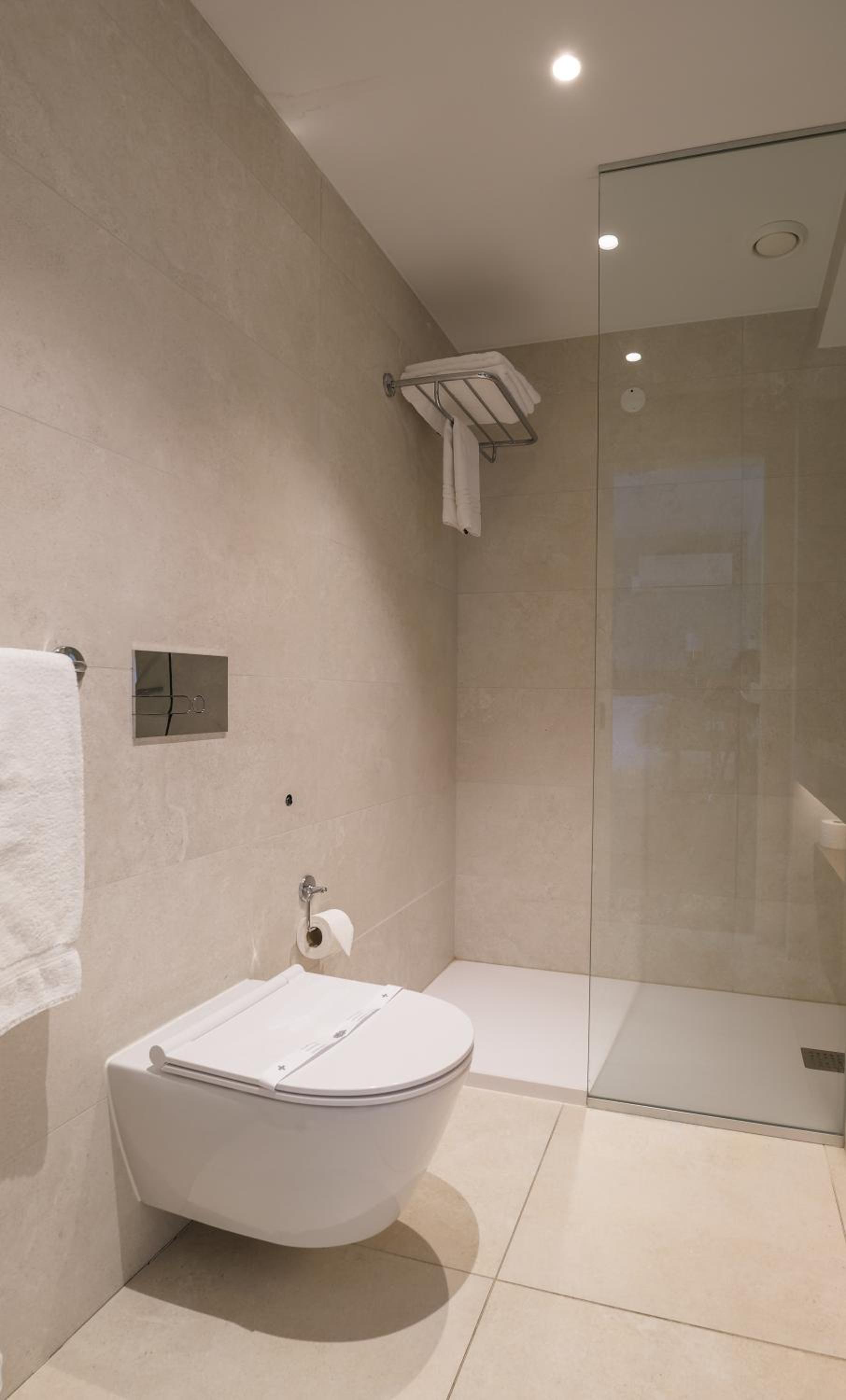 Double or Twin Room with Mountain View - Photo 8