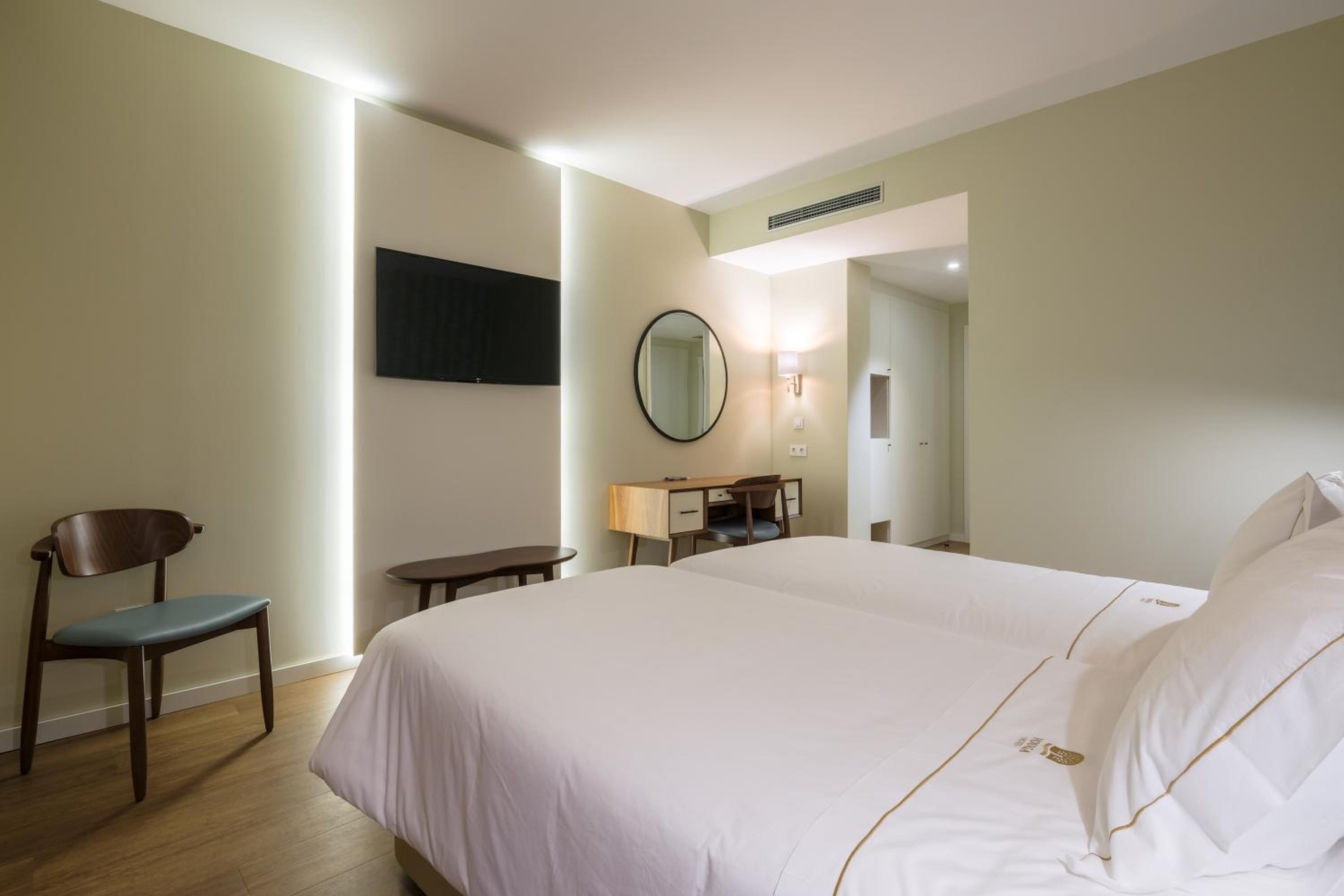 Superior Double or Twin Room with Terrace - Photo 1