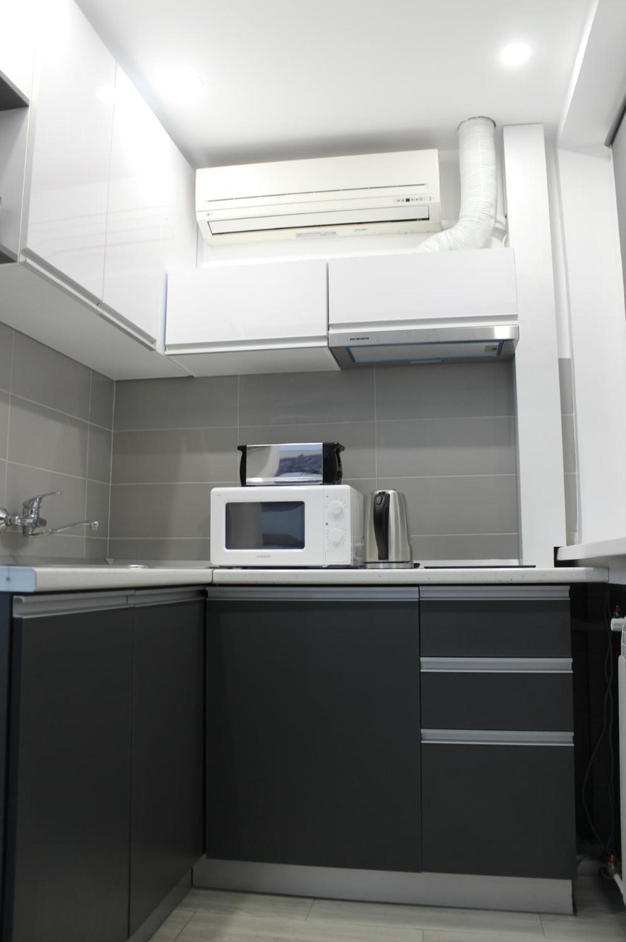 One-Bedroom Apartment - Photo 18