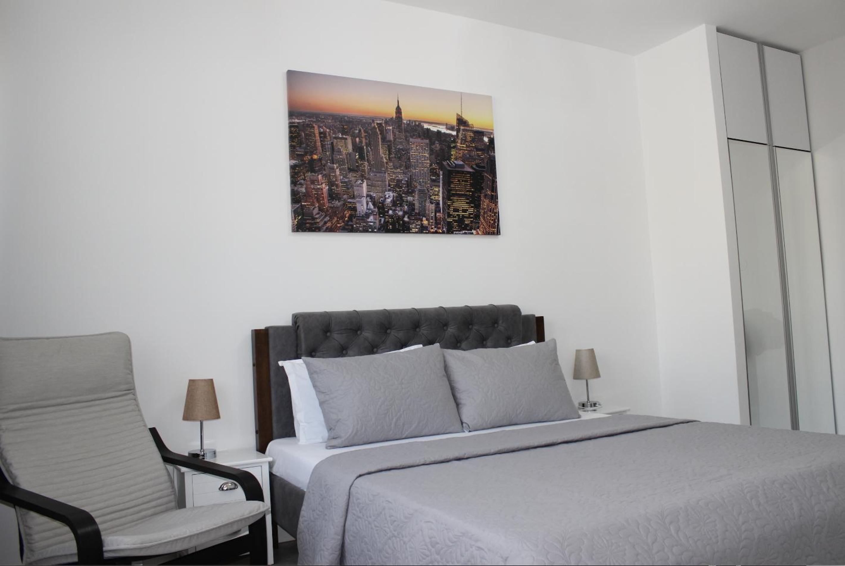 One-Bedroom Apartment - Photo 7