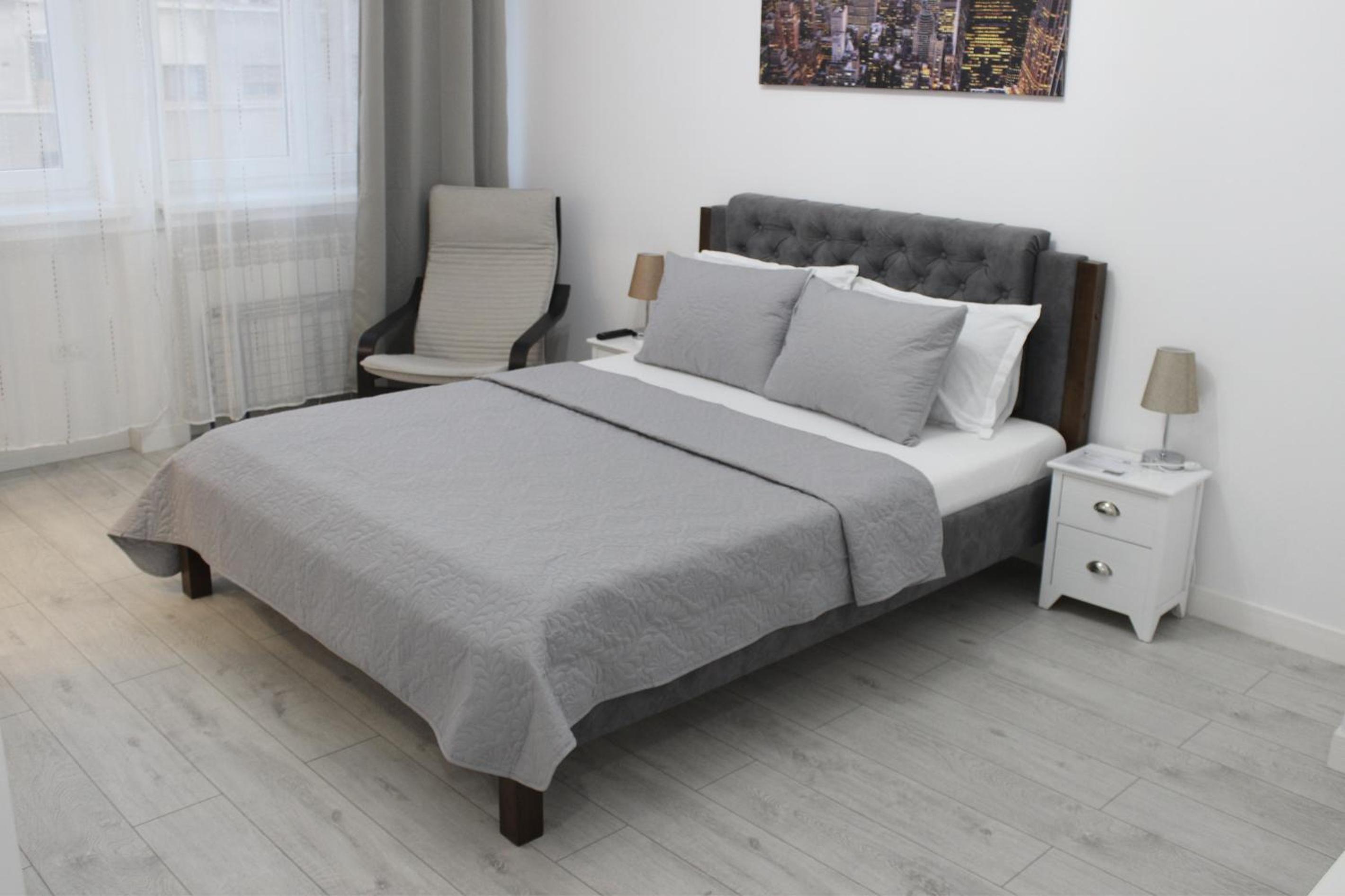 One-Bedroom Apartment - Photo 9