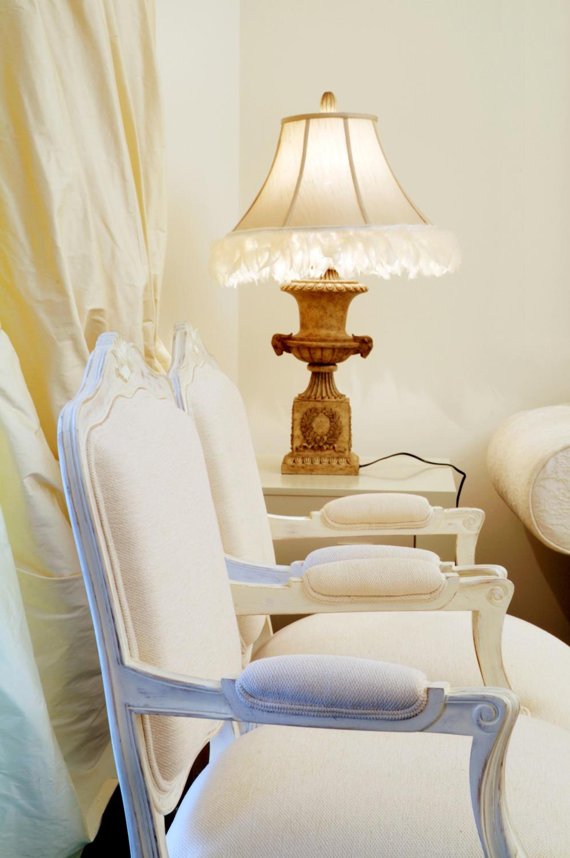 Suite - Photo 11