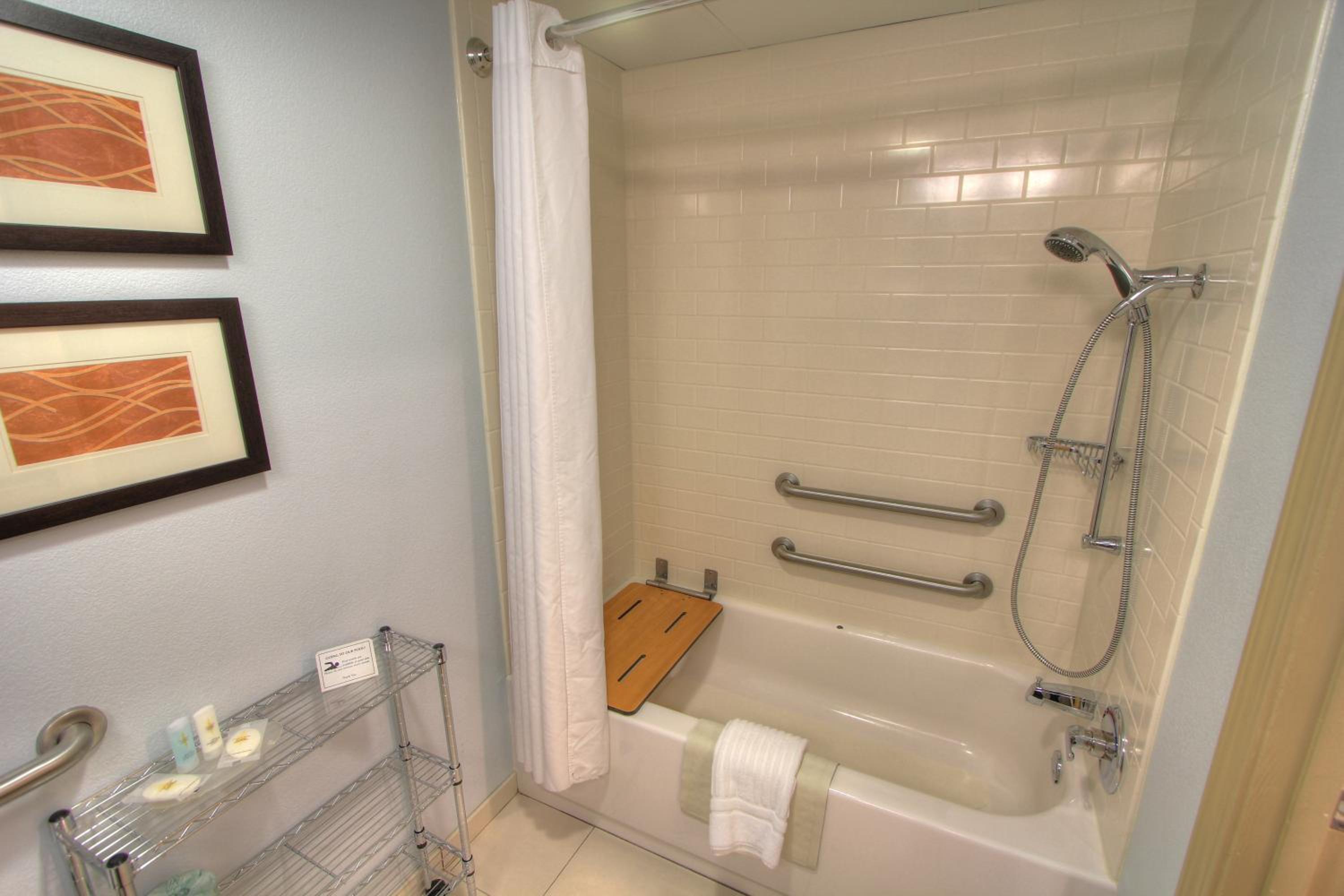 King Suite - Accessible/Non-Smoking photo 3