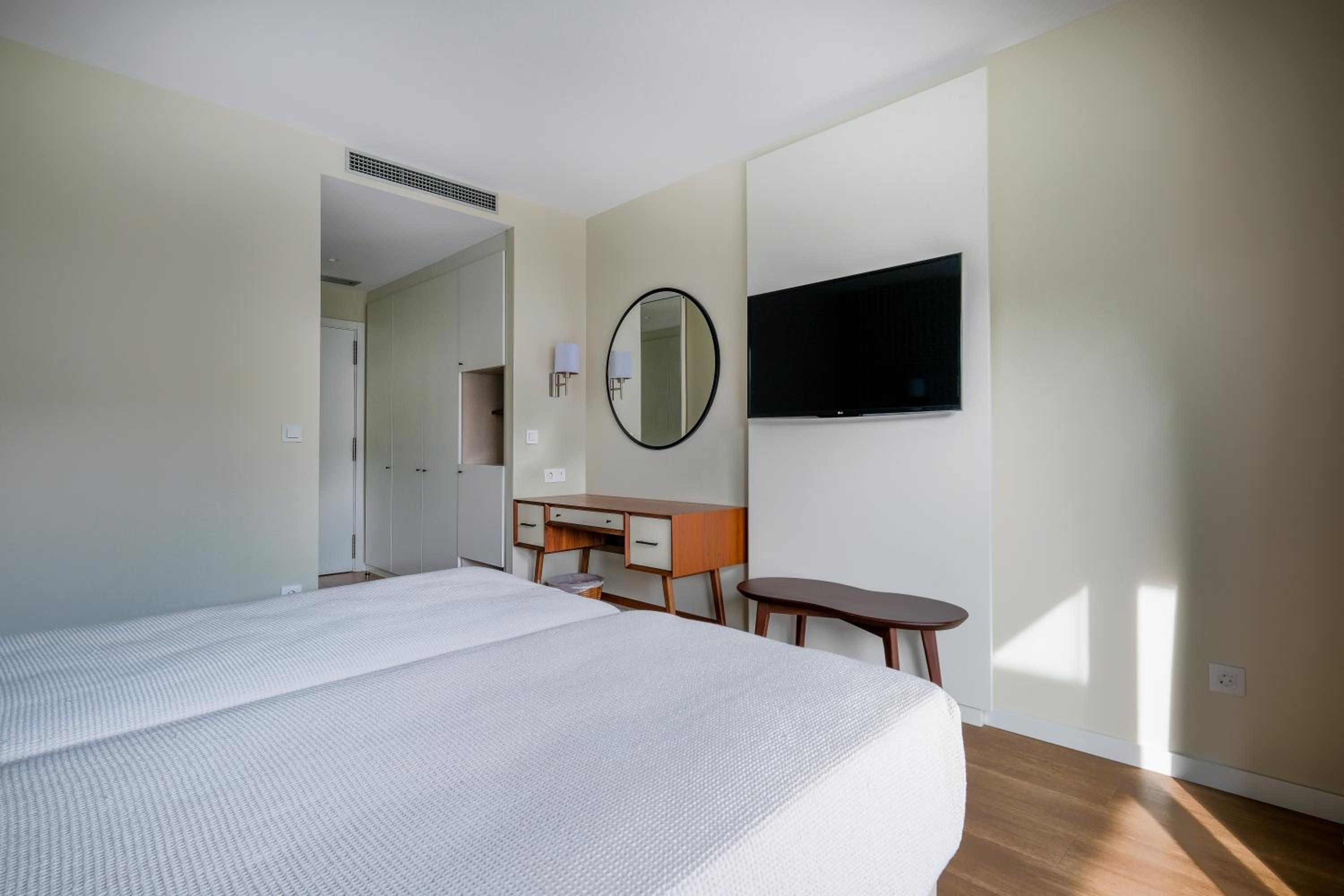 Deluxe Double or Twin Room with River View - Photo 5