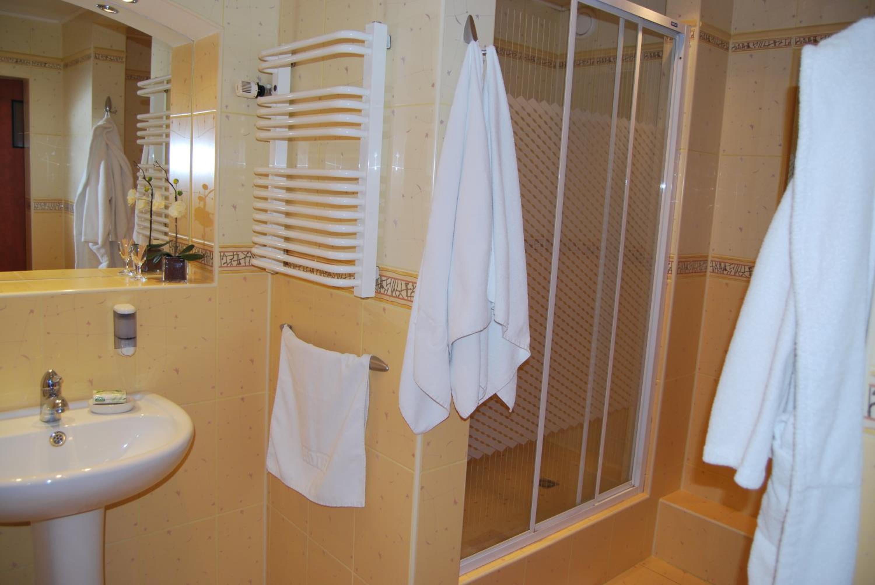 One-Bedroom Apartment - Photo 5