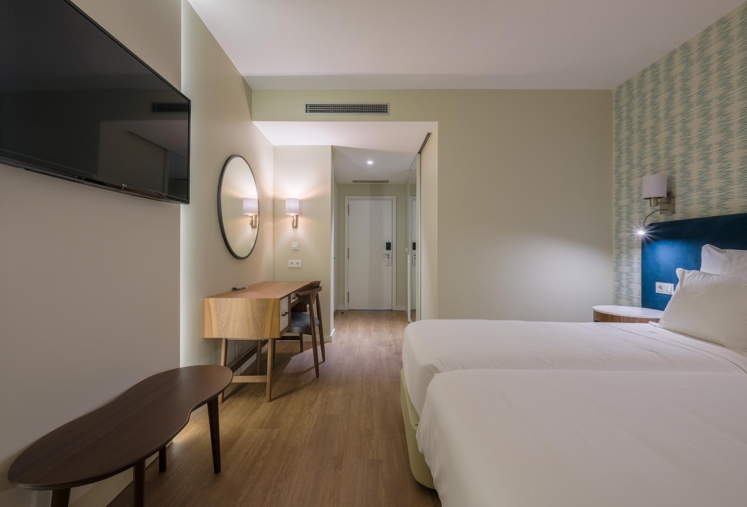Superior Double or Twin Room with Terrace - Photo 12