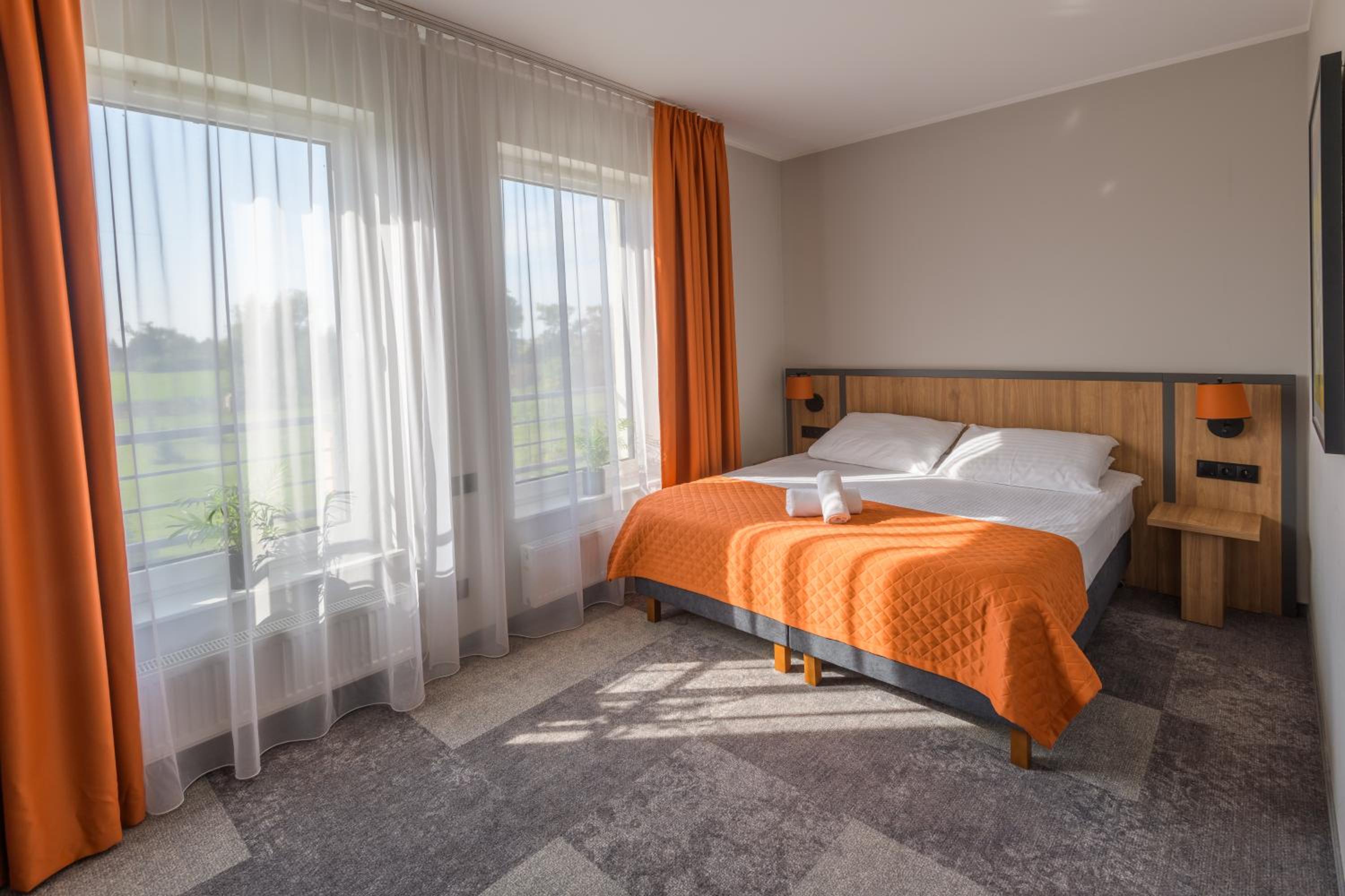 Standard King Room - Photo 2