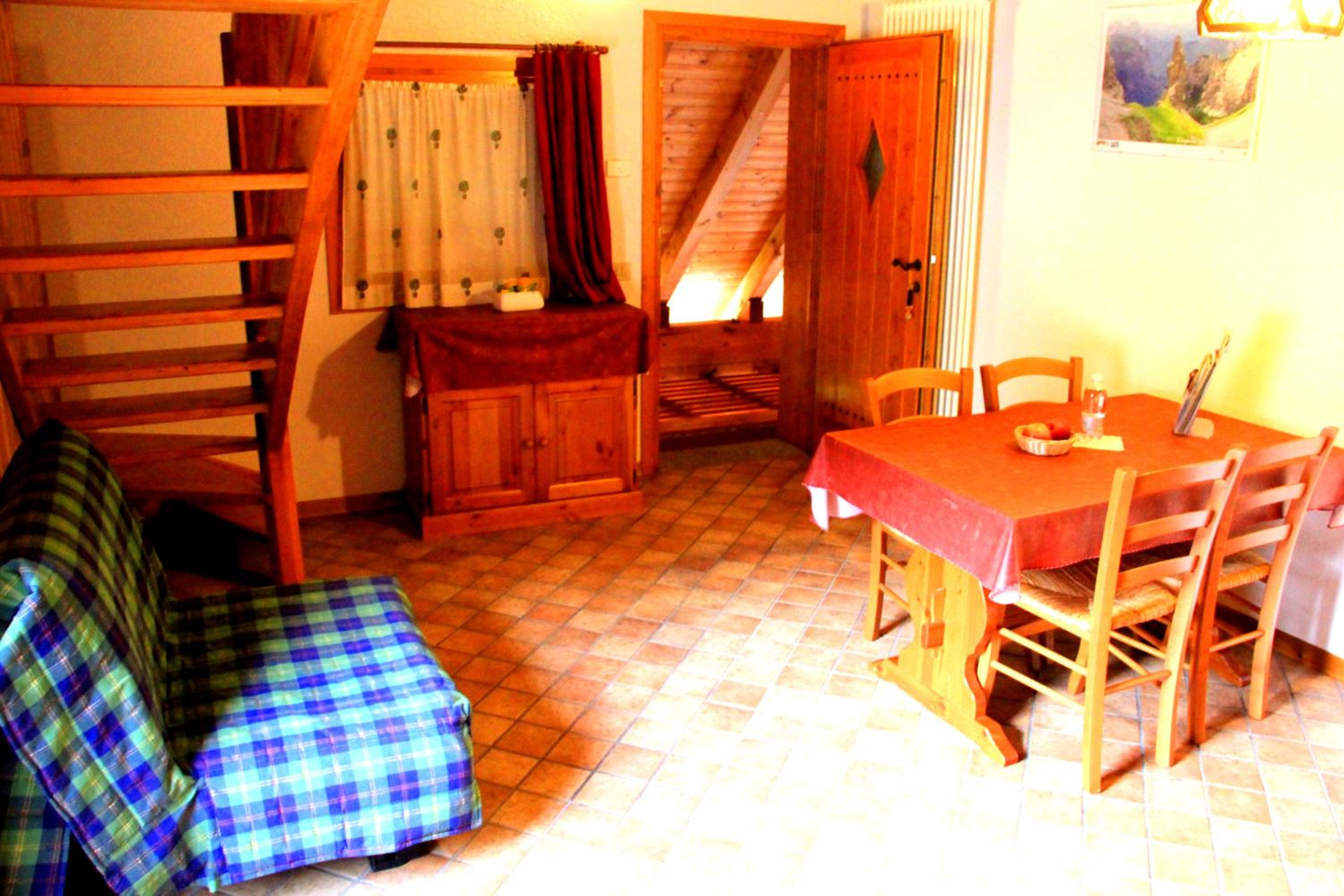 One-Bedroom Apartment with Mountain View