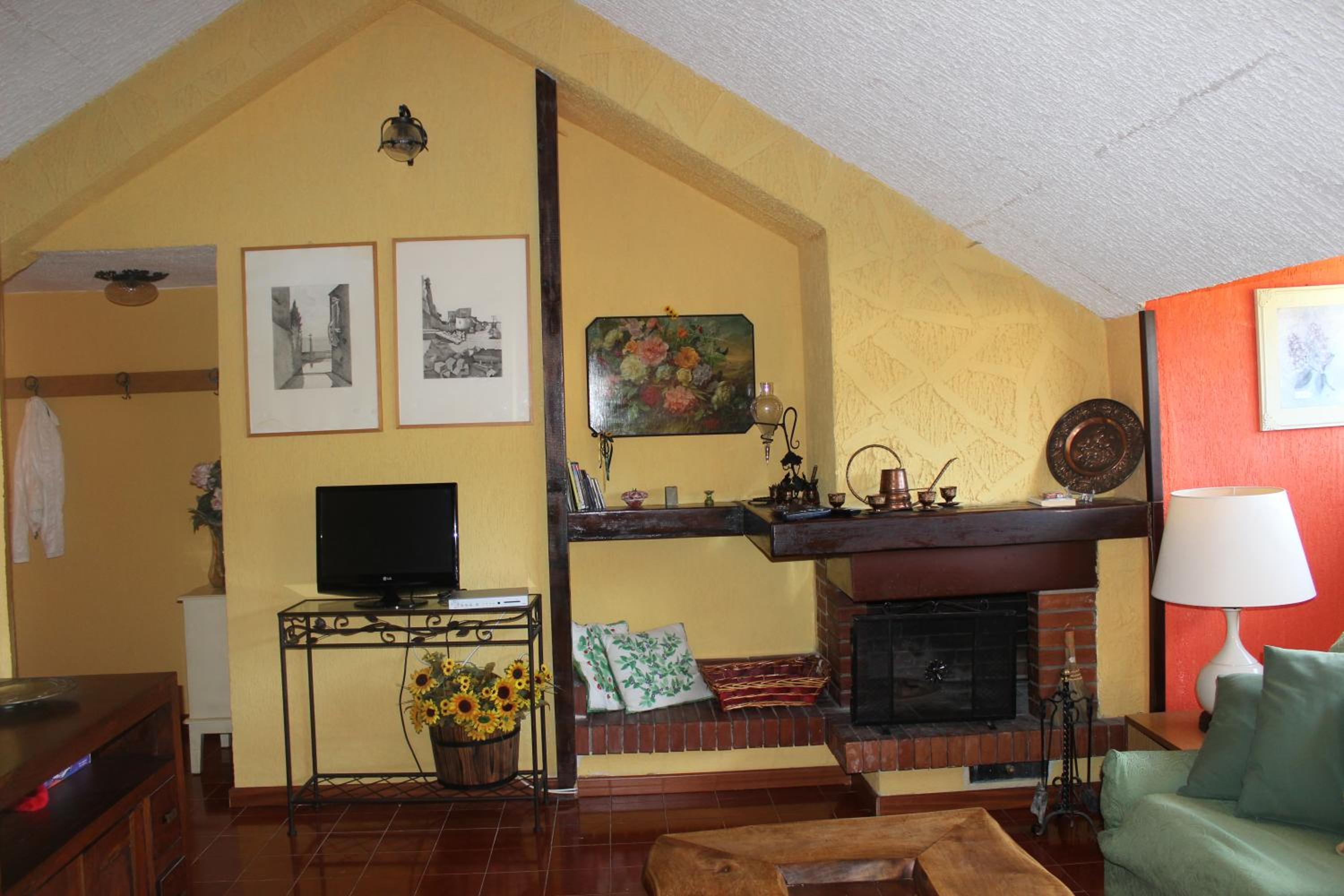 Two-Bedroom Apartment photo 2