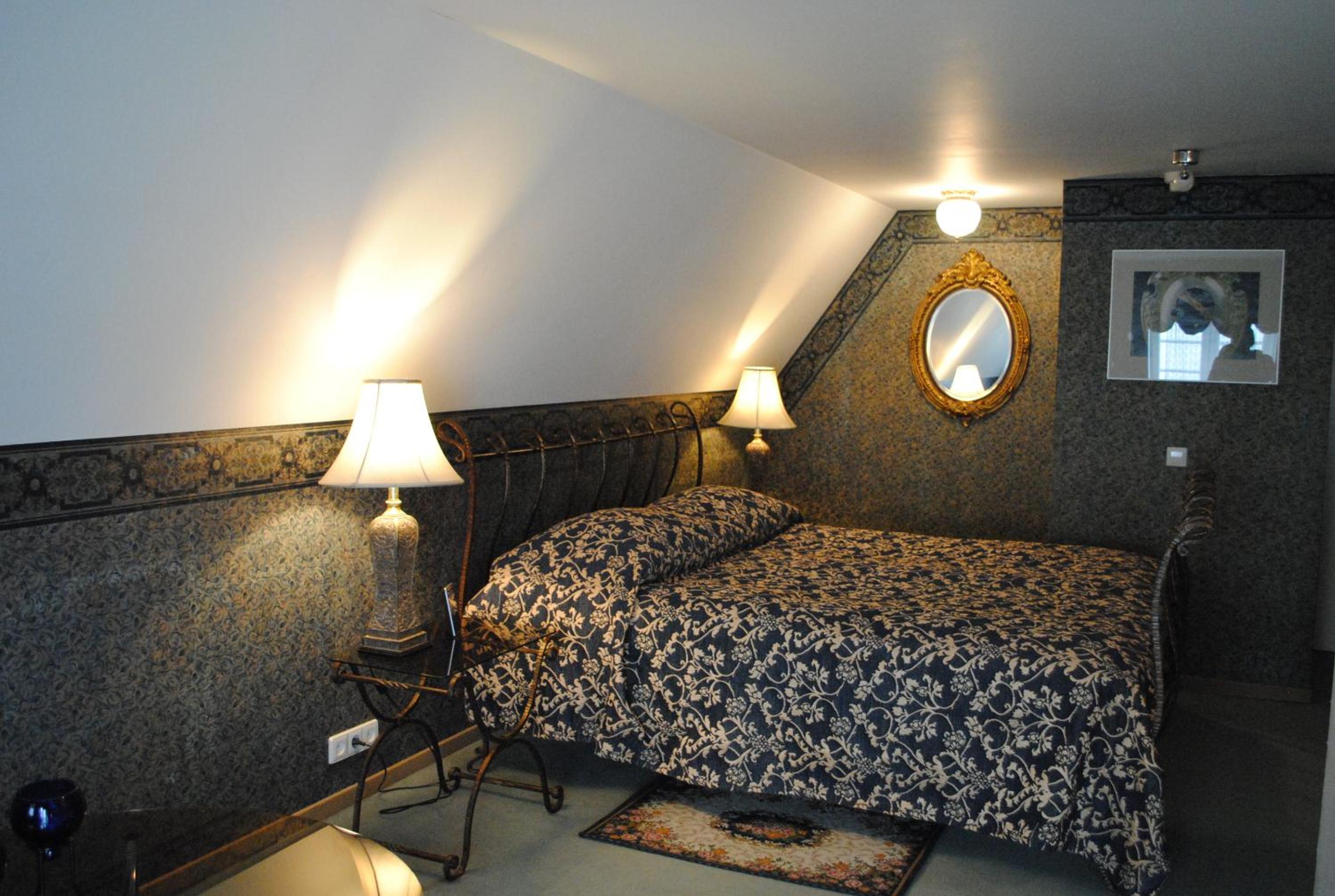 Penthouse Suite - Photo 2