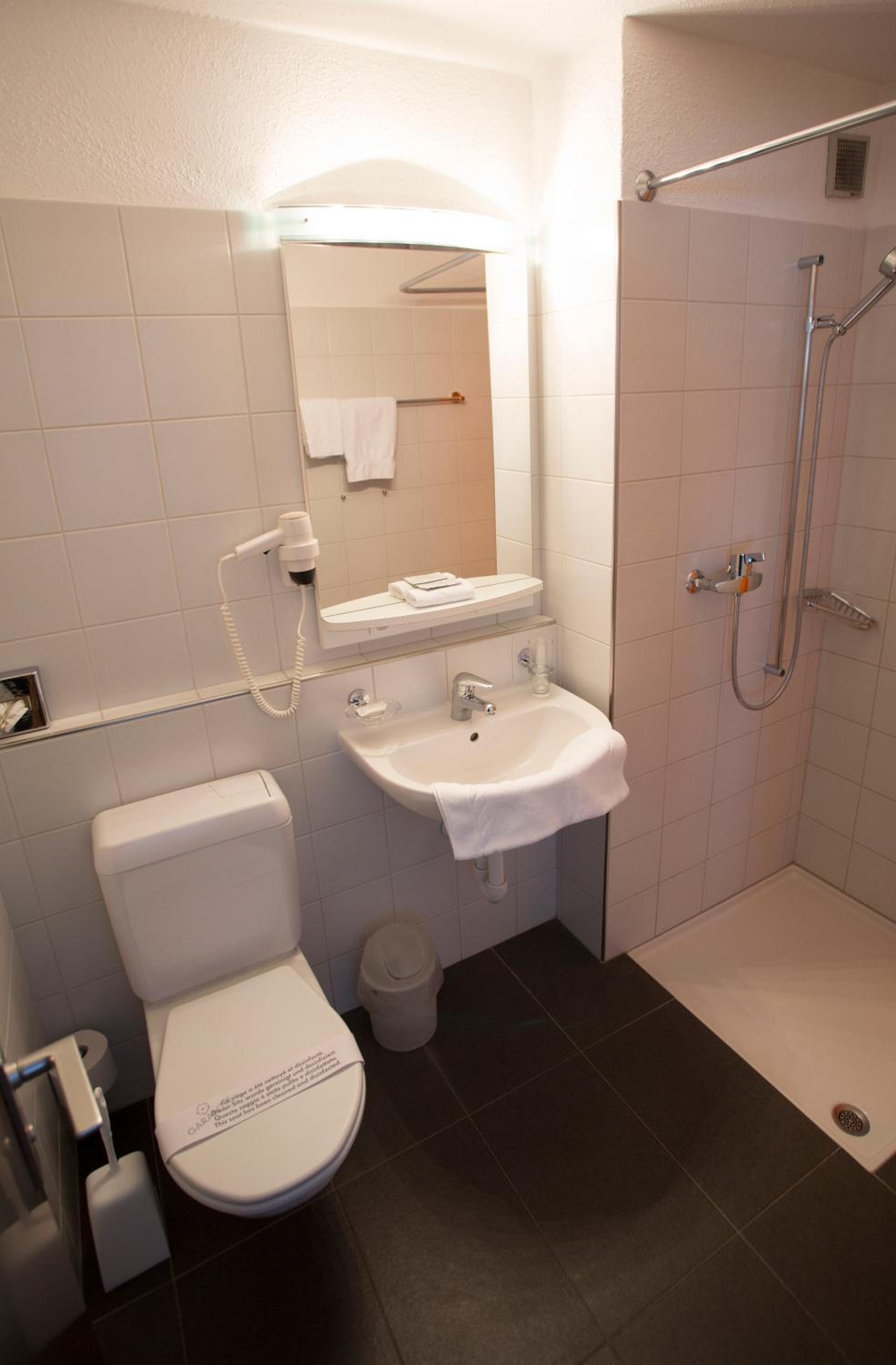 Double or Twin Room - Photo 2