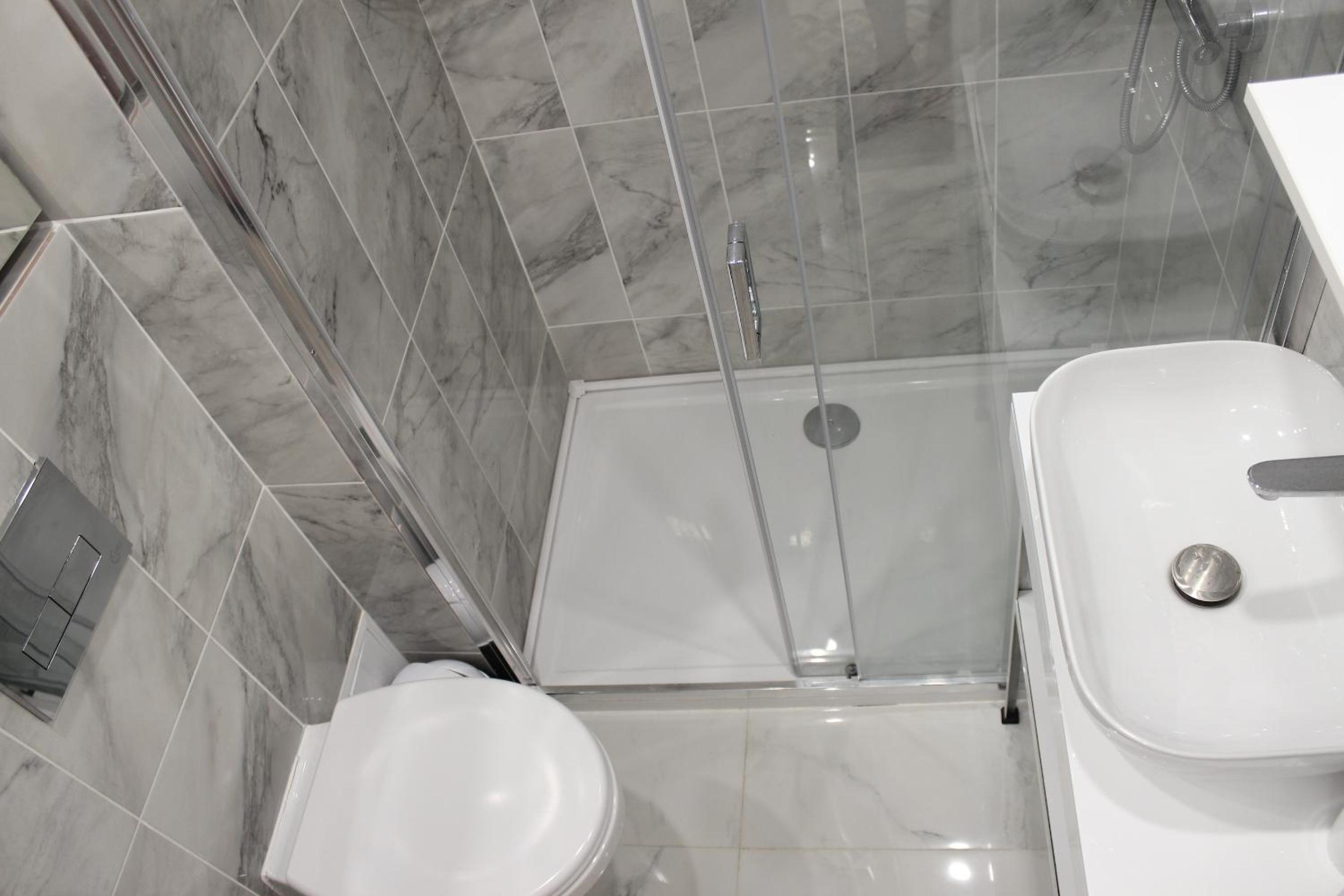 Deluxe Double Room with Balcony - Photo 33