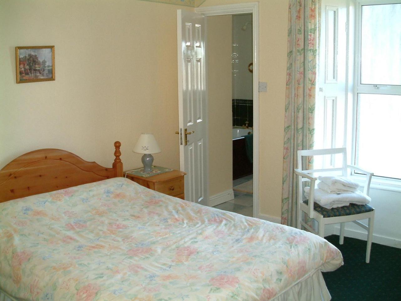Double or Twin Room - Photo 2