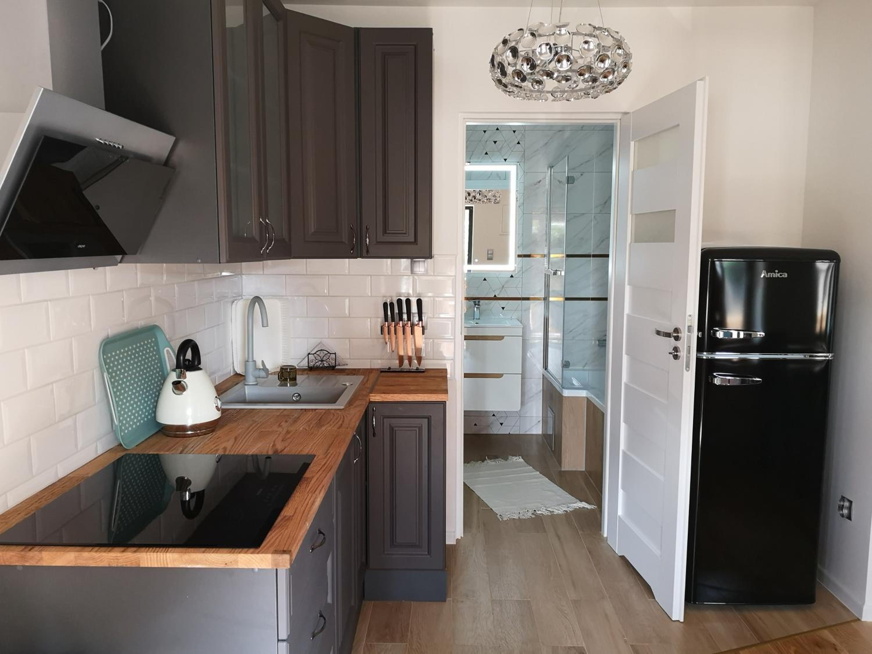 One-Bedroom Apartment - Photo 3