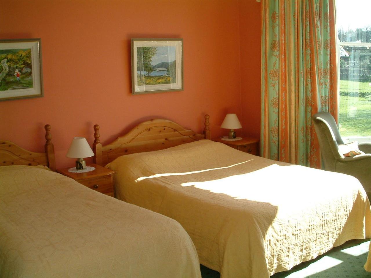 Quadruple Room with Private Bathroom photo 2