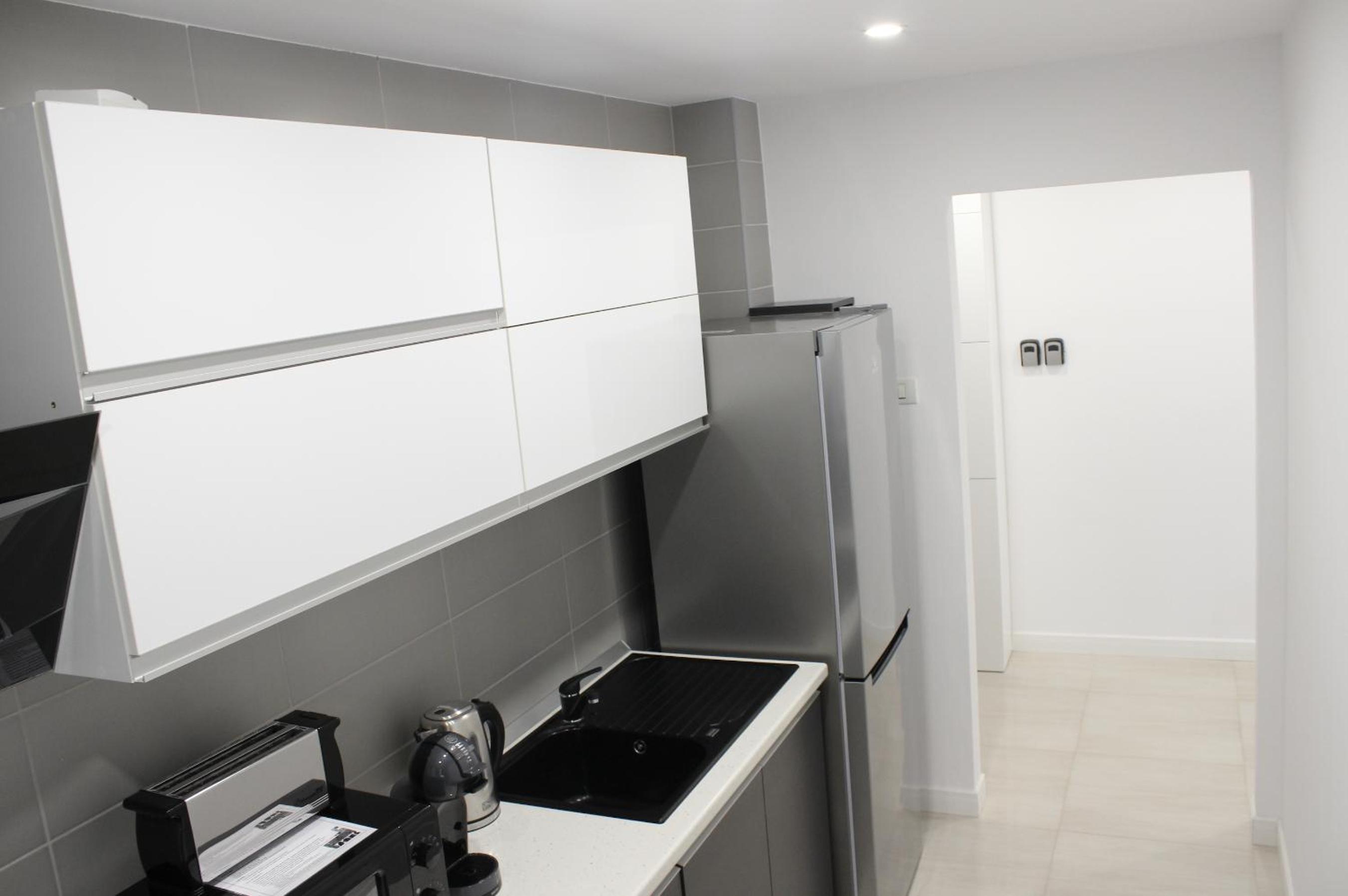 Deluxe Double Room with Balcony - Photo 25