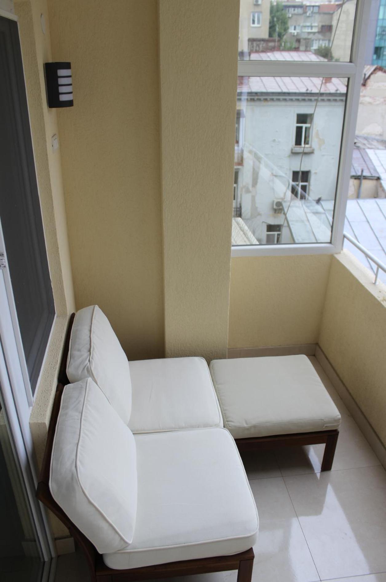 Deluxe Double Room with Balcony - Photo 14