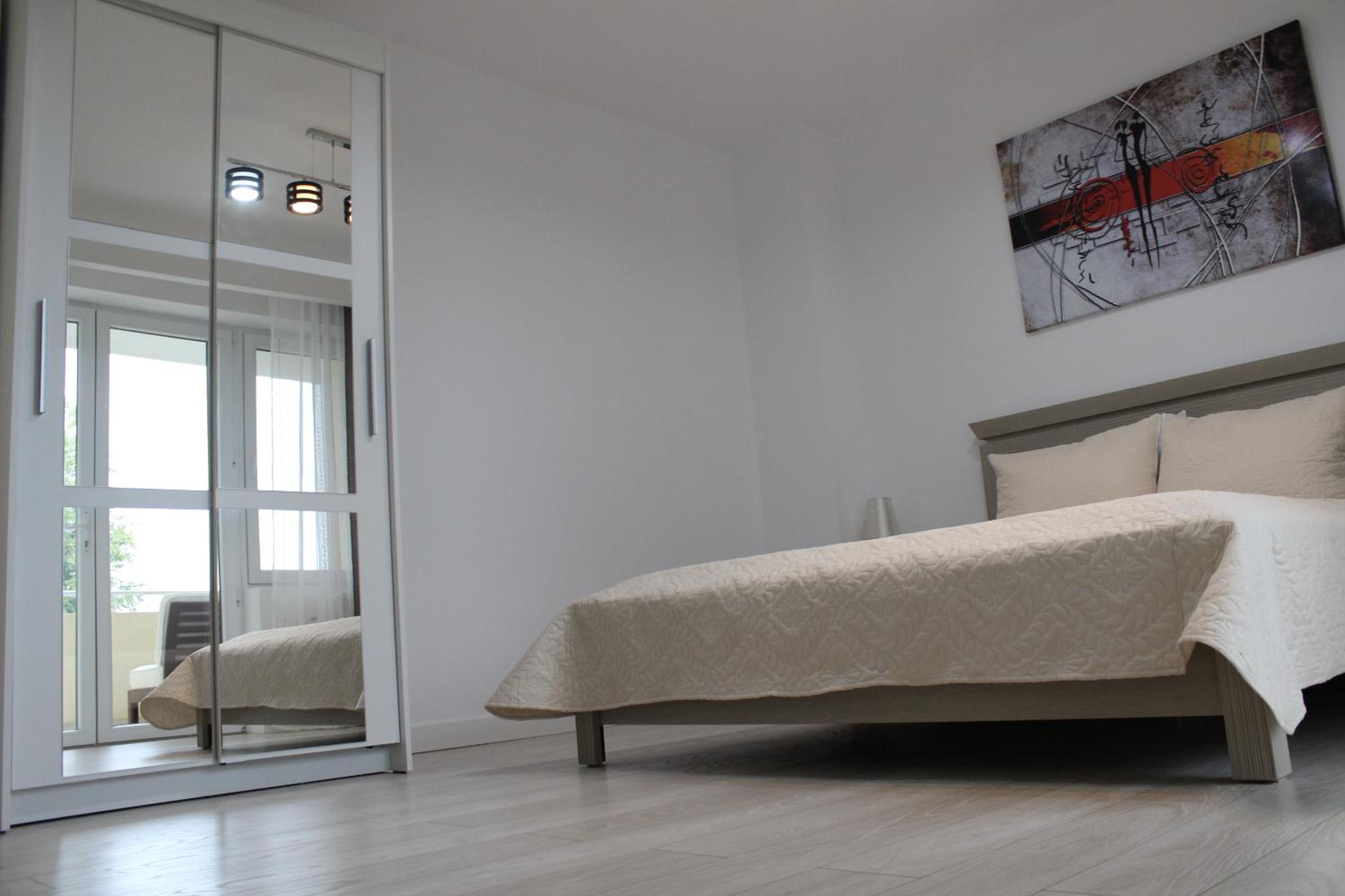 Deluxe Double Room with Balcony - Photo 7