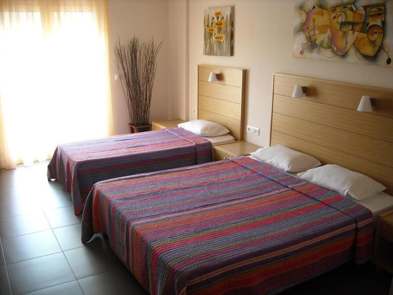 Studio (3 Adults)