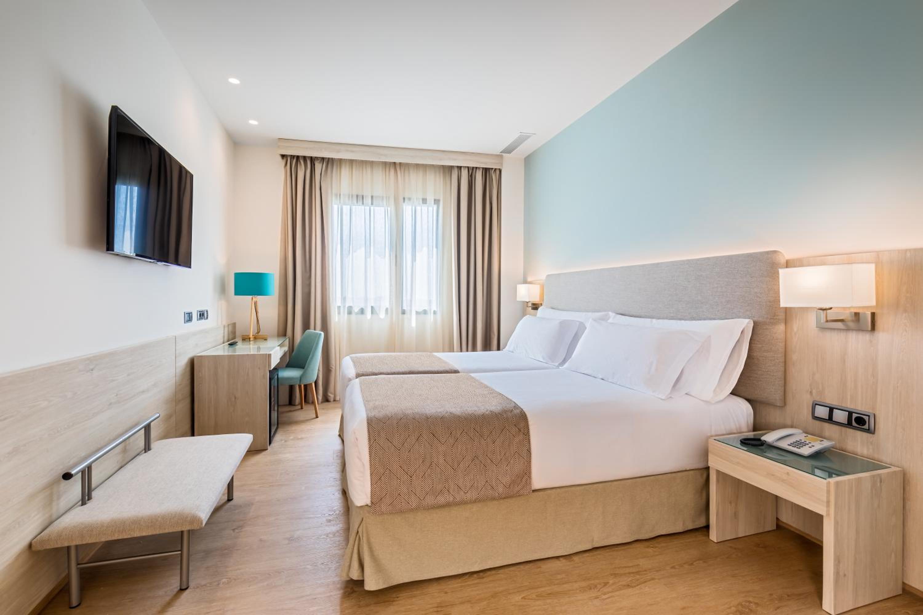 Standard Double or Twin Room photo 2