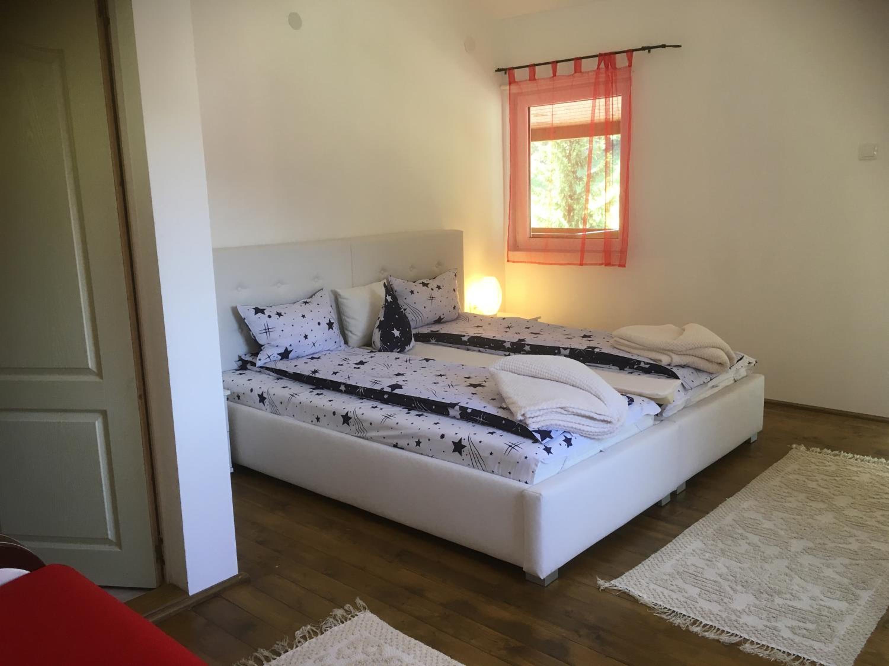 Deluxe Double or Twin Room - Photo 13