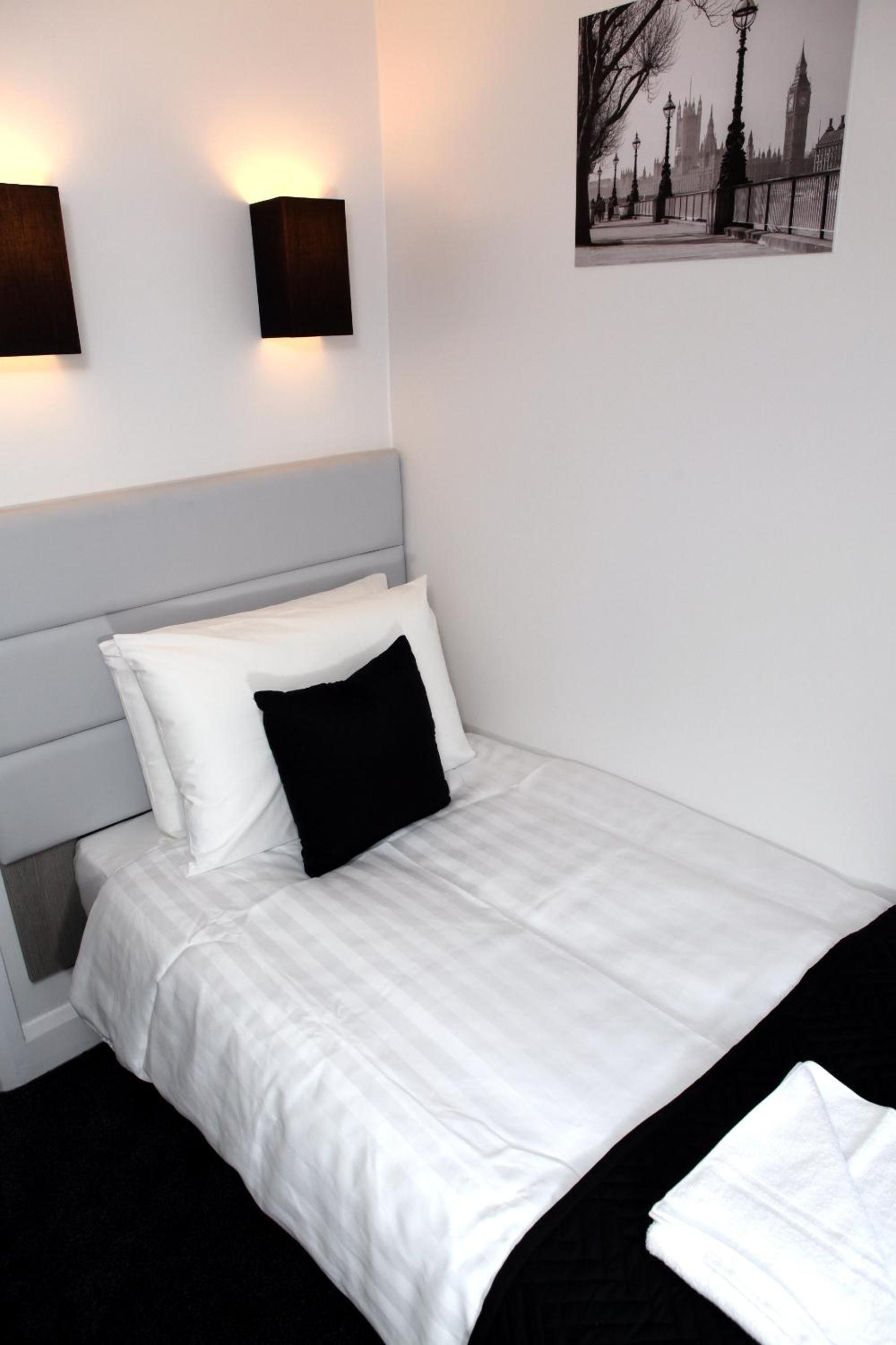 Single Room photo 3