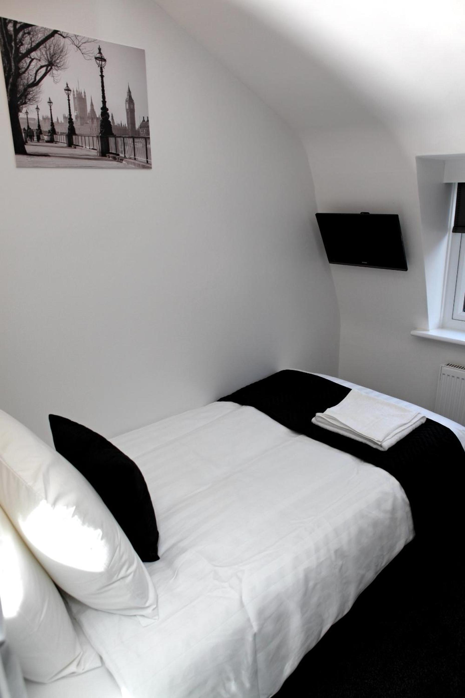 Single Room photo 2