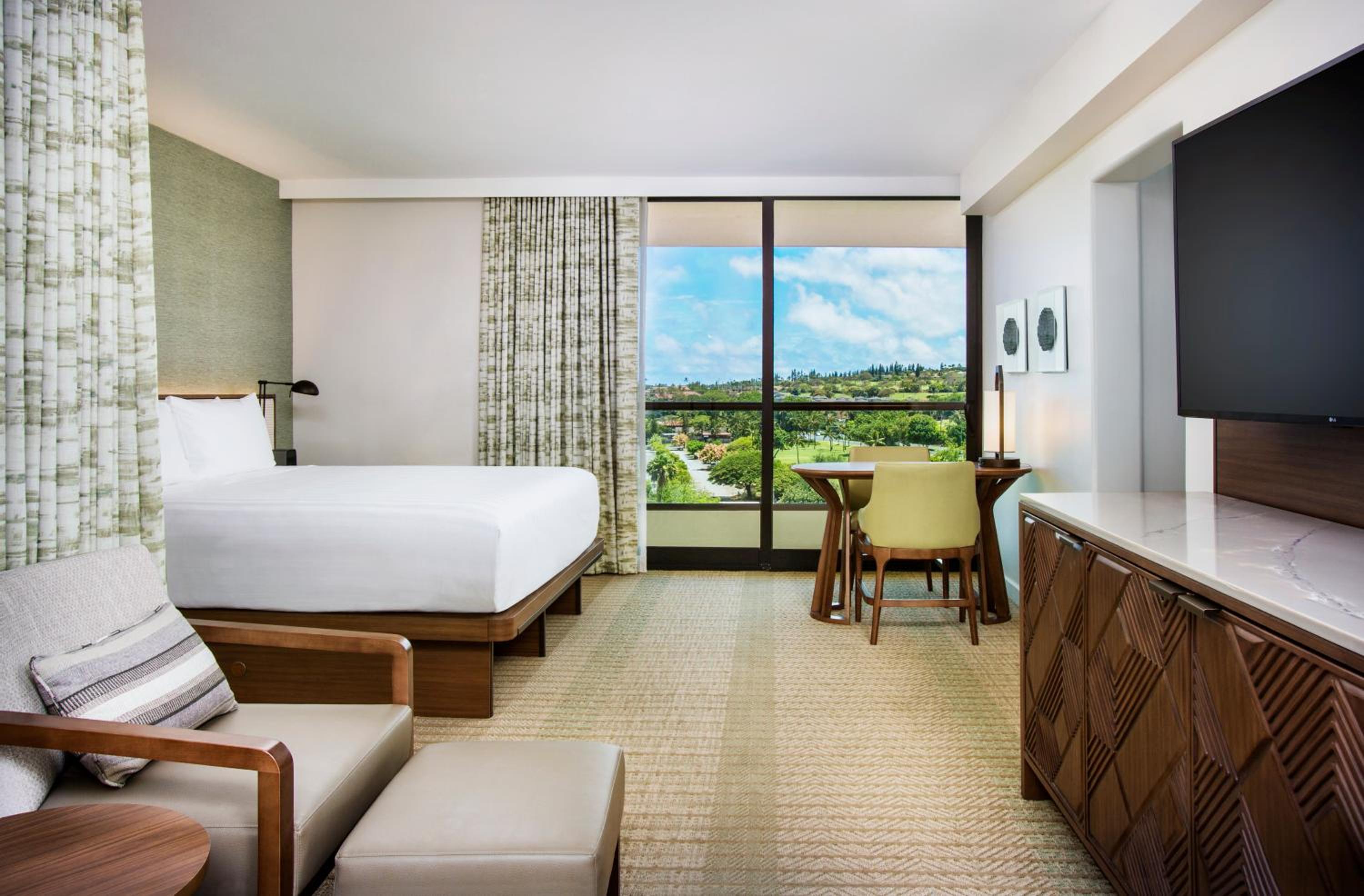 Corner King Room with Ocean View