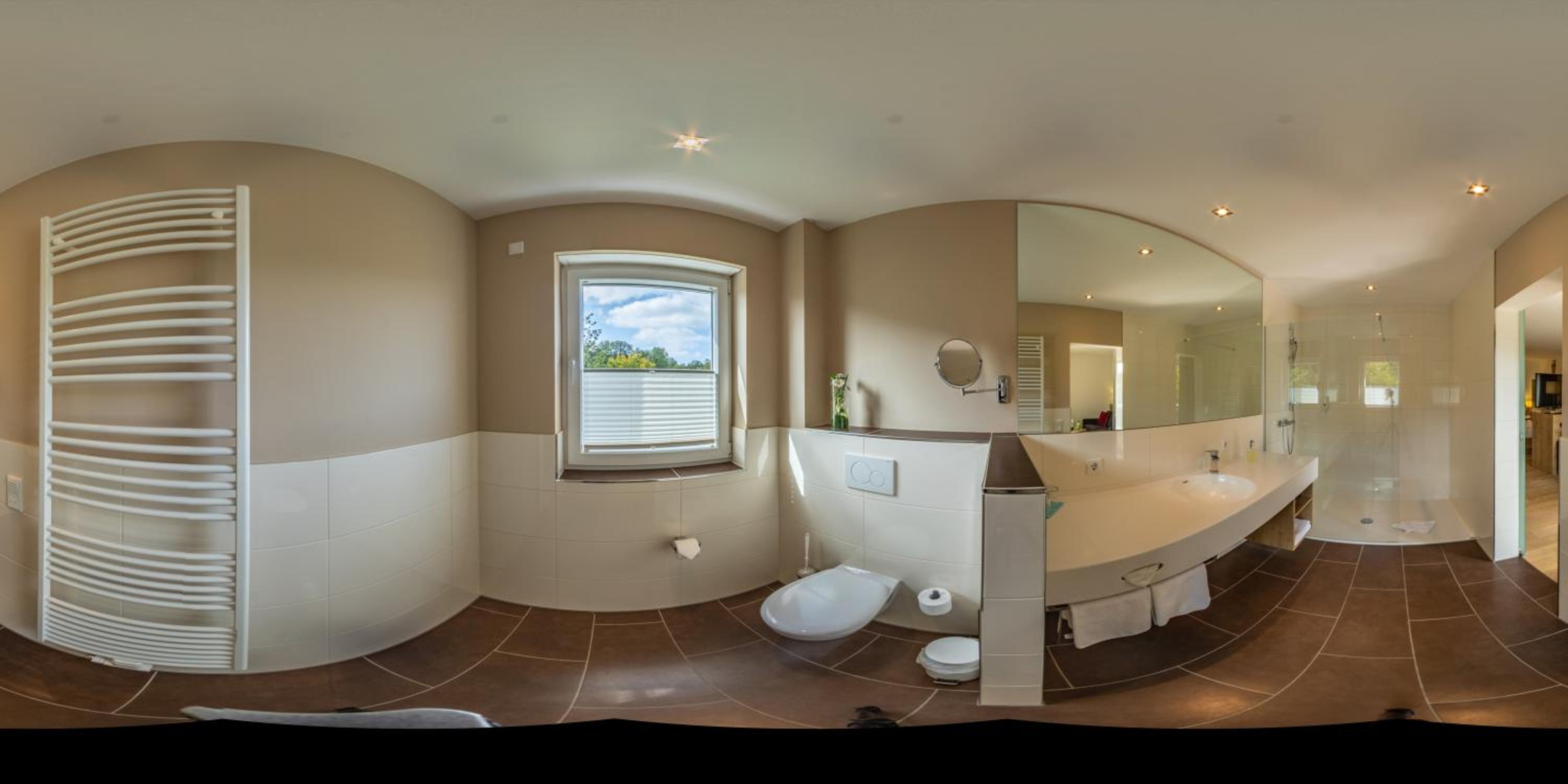 Suite with Balcony - Photo 2