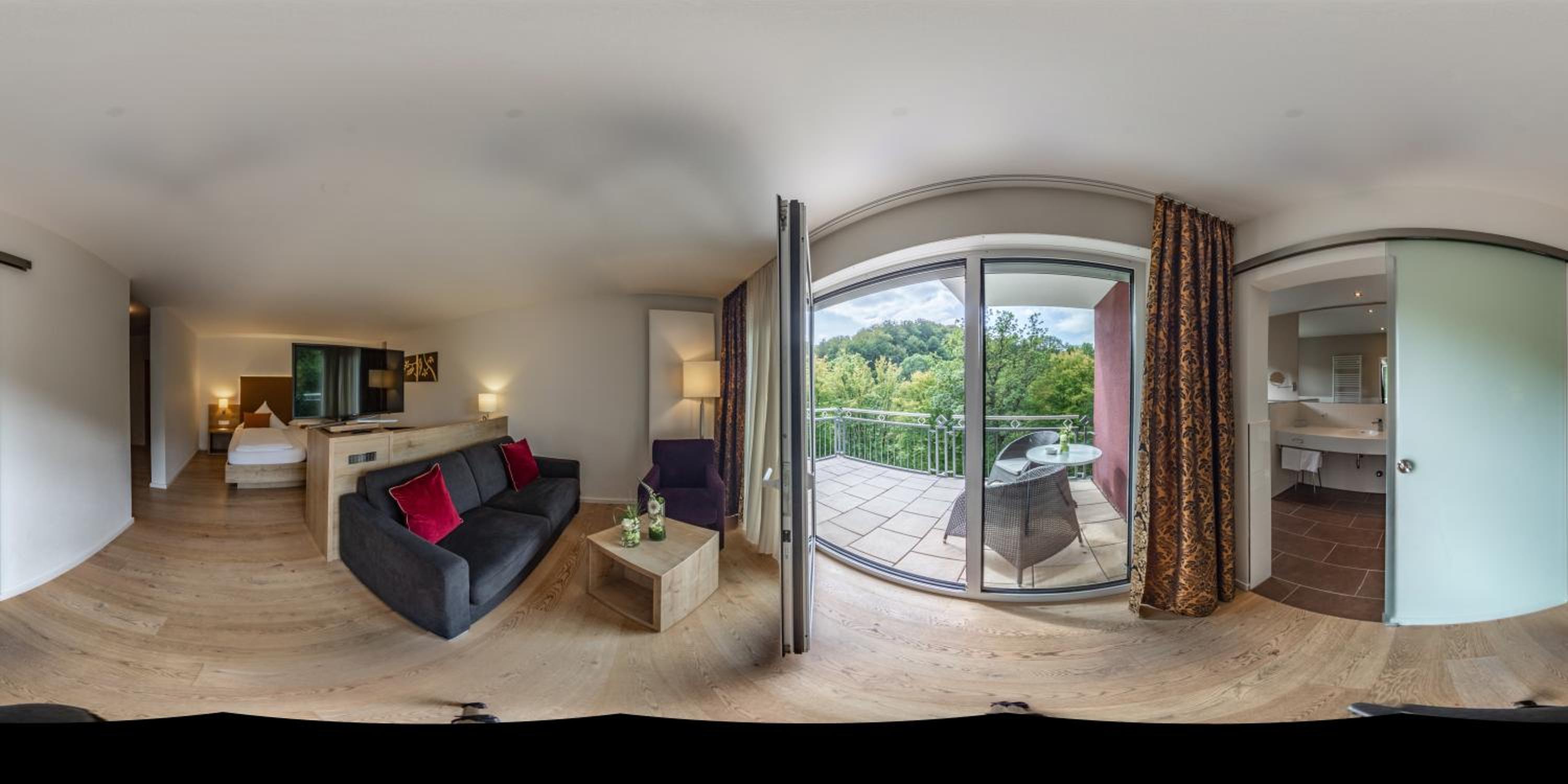 Suite with Balcony - Photo 1