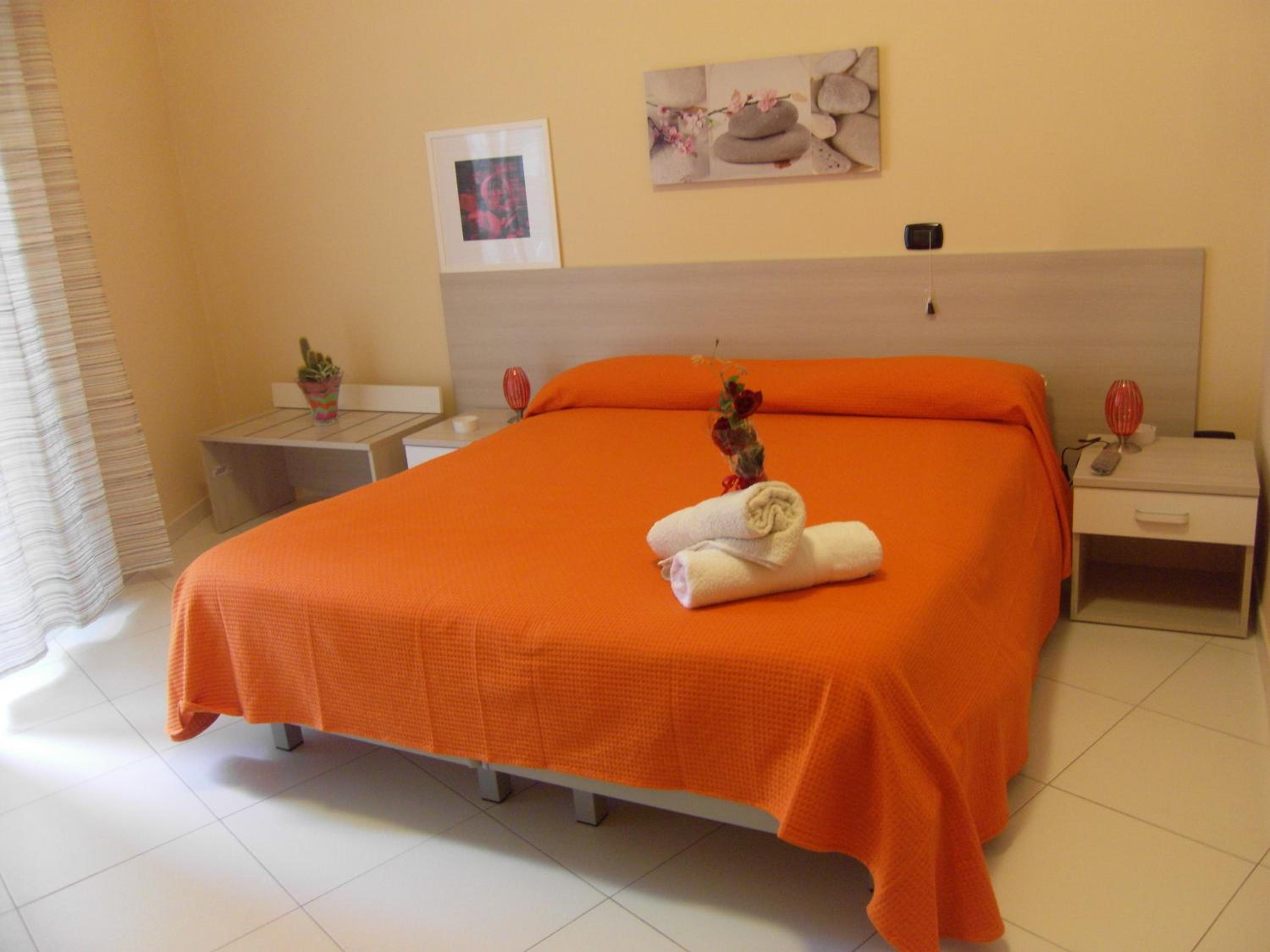 Deluxe Double Room with Shower - Photo 1