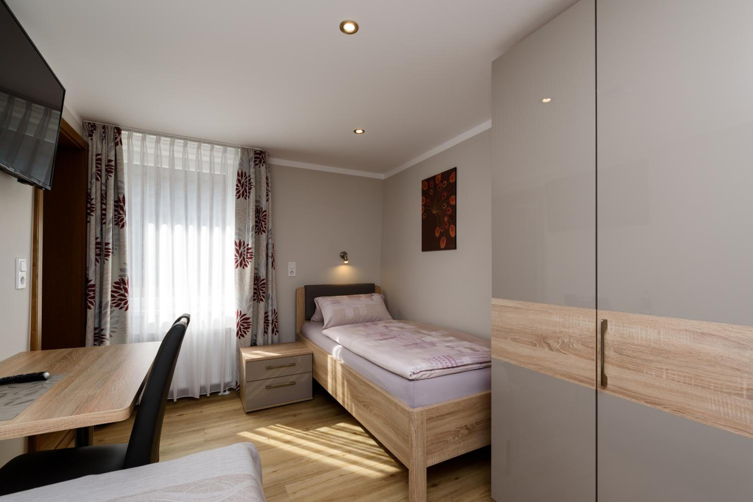Single Room photo 3