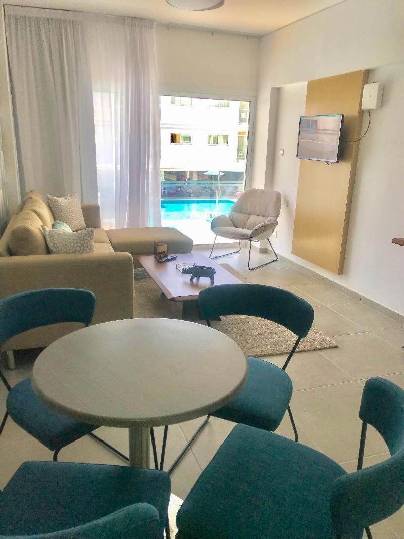 Quarto #425279038