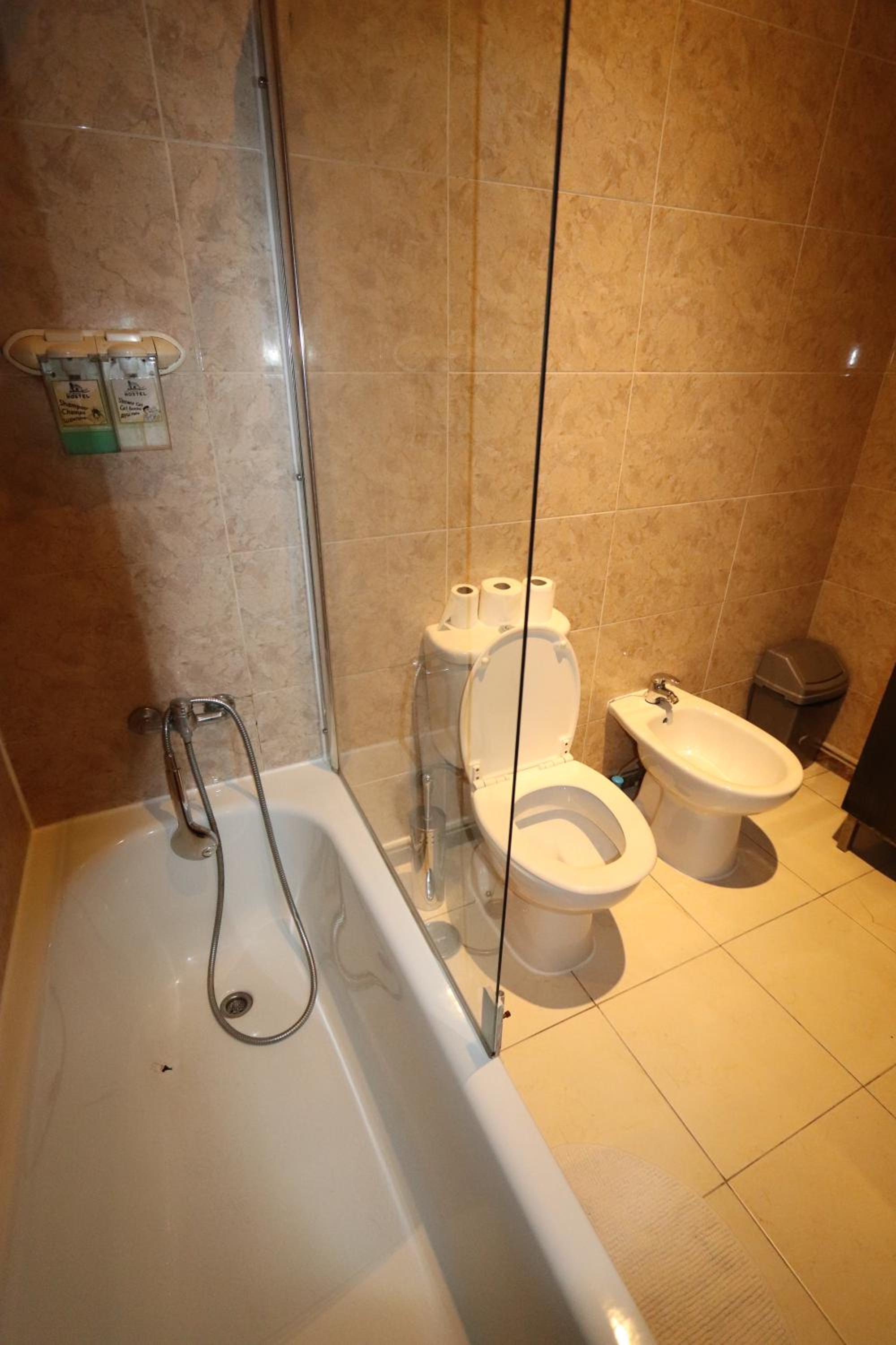 Double Room with Shared Bathroom photo 2