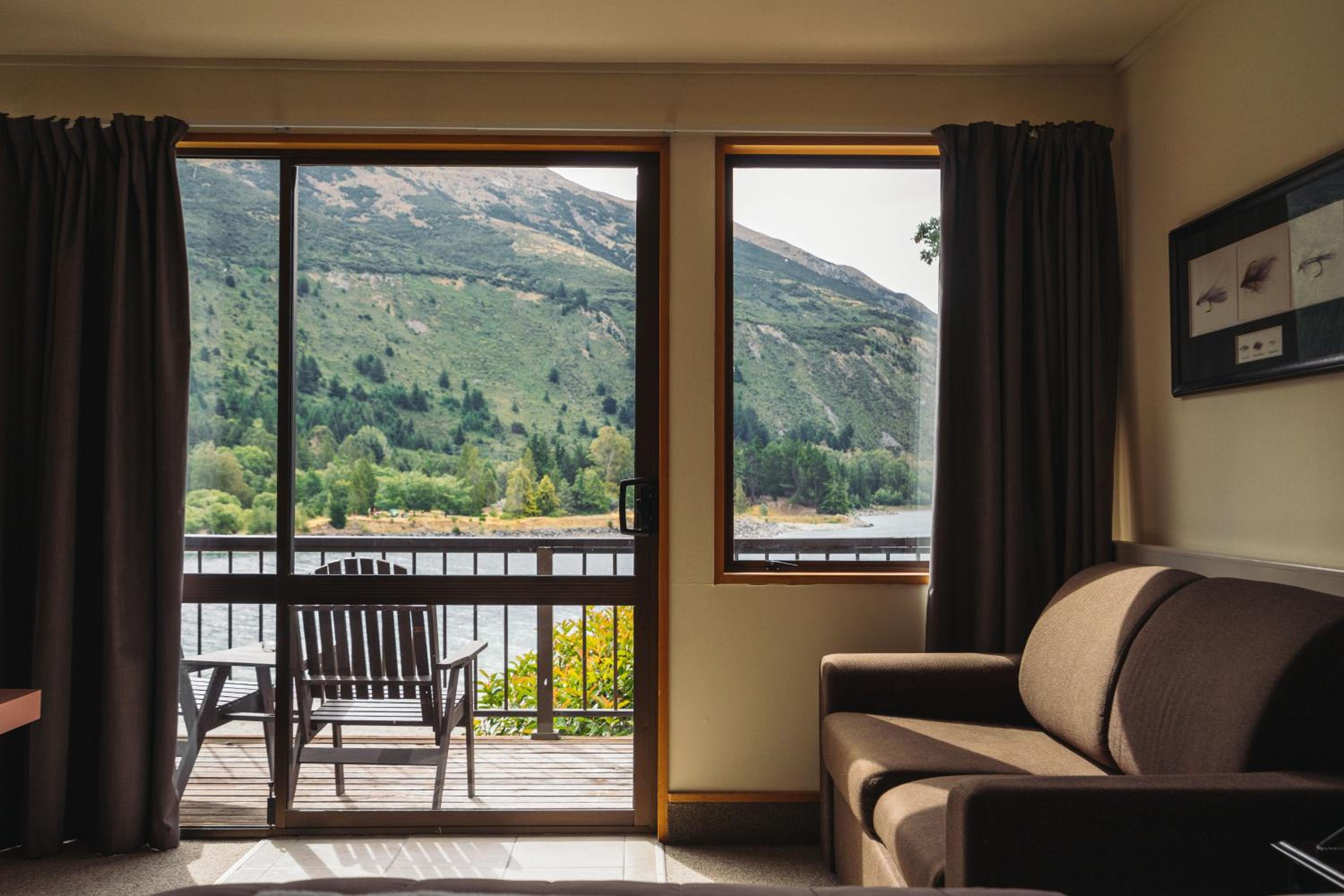 Standard Lake View Family Hotel Room with Mezzanine and Ensuite Bathroom - Photo 9