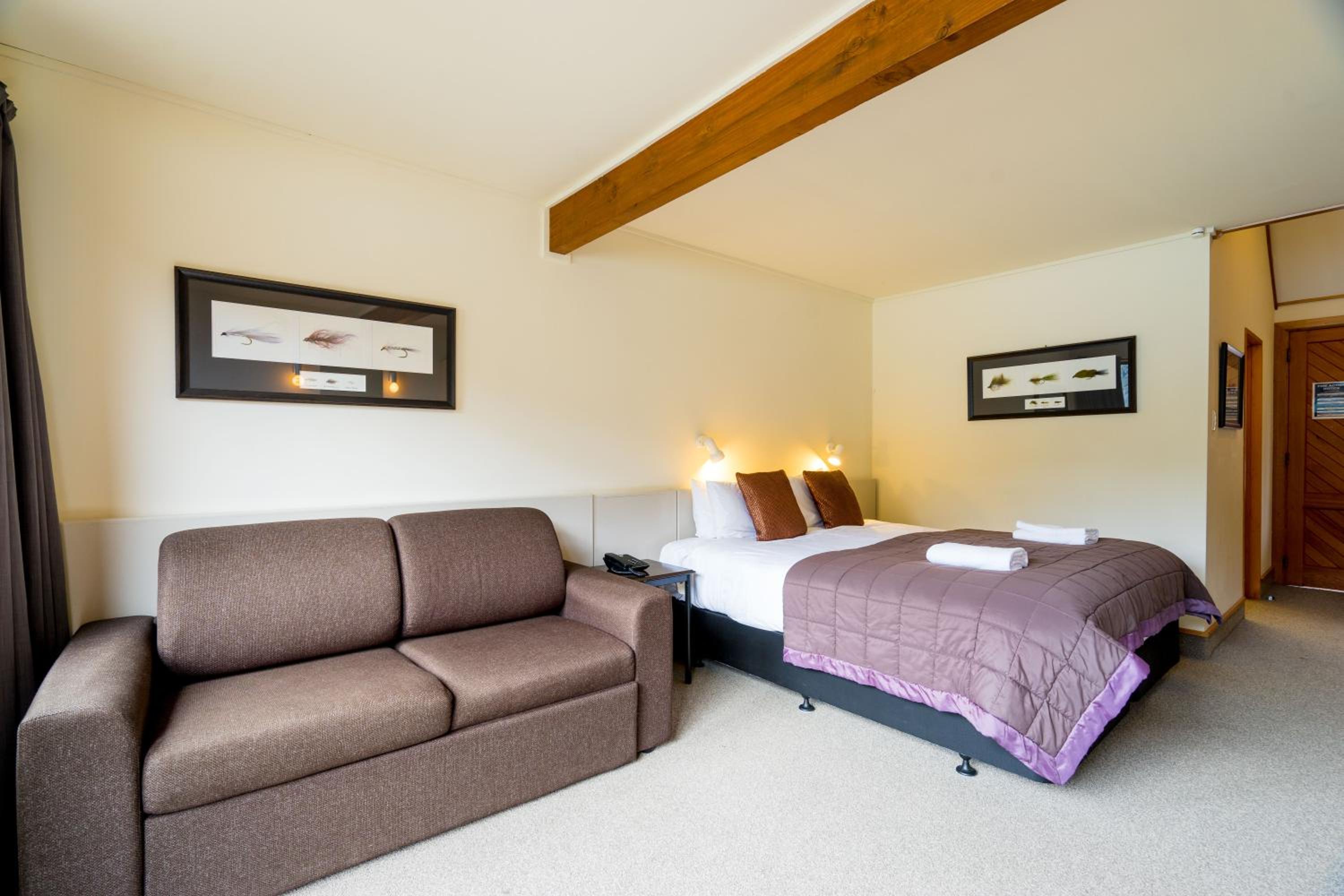 Standard Lake View Family Hotel Room with Mezzanine and Ensuite Bathroom - Photo 8