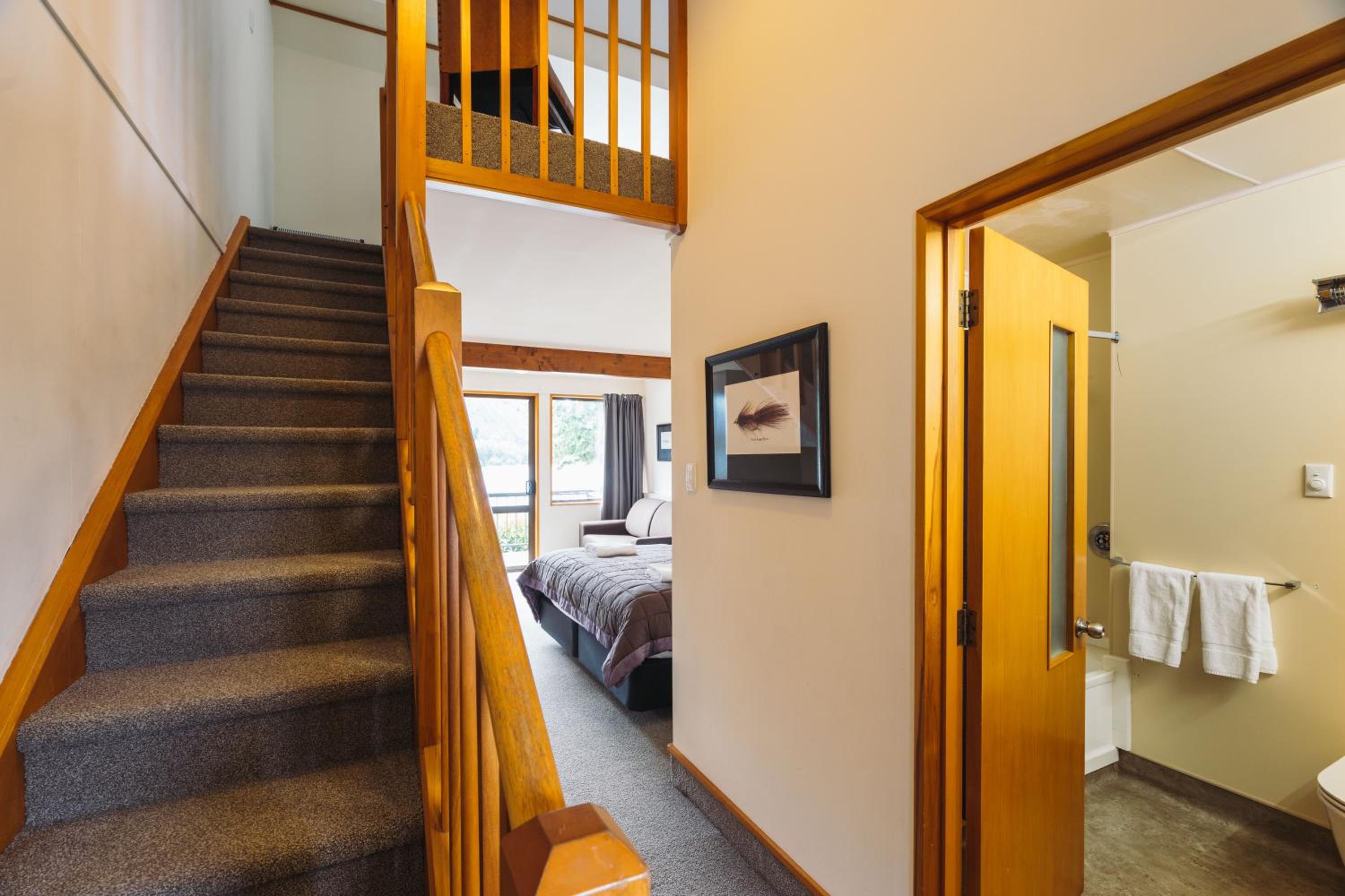 Standard Lake View Family Hotel Room with Mezzanine and Ensuite Bathroom - Photo 10